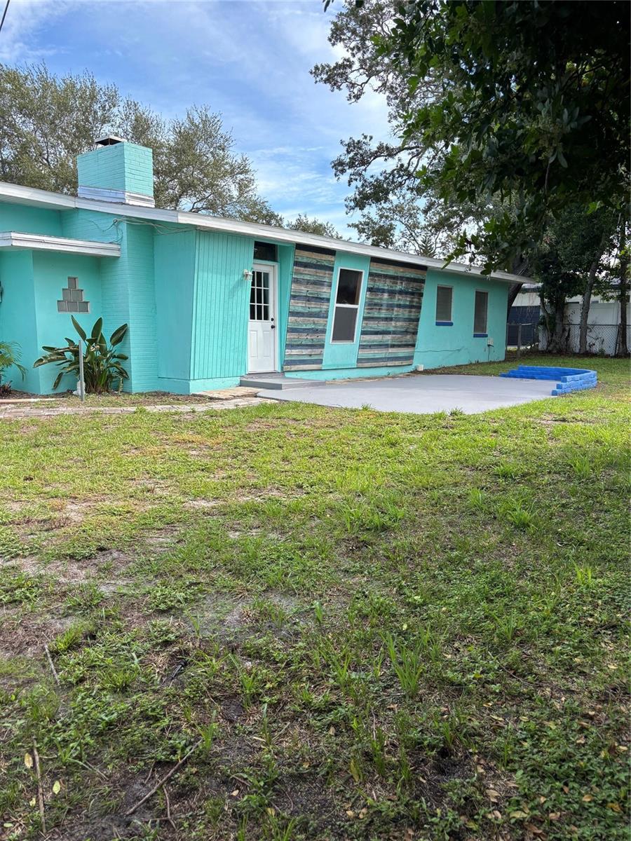 1541 BONAIR ST — photo 25