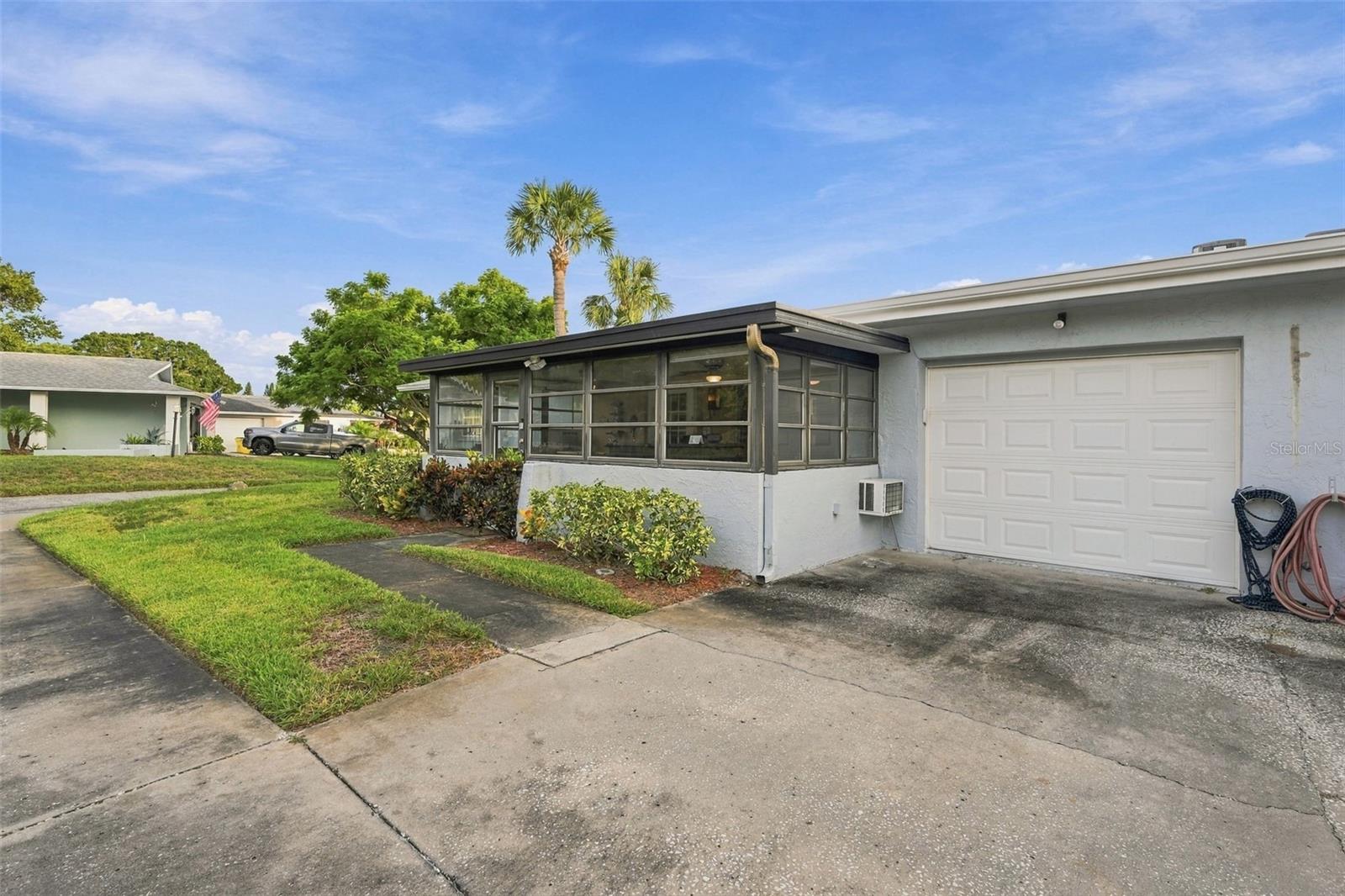 1619 WHITHORN PL #B — photo 4