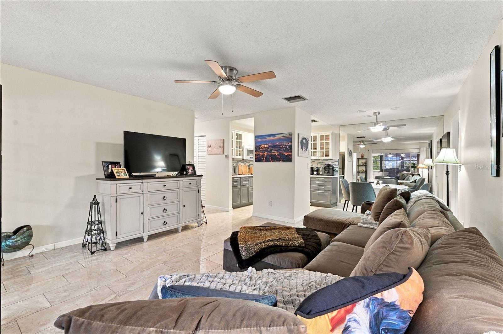 1619 WHITHORN PL #B — photo 8