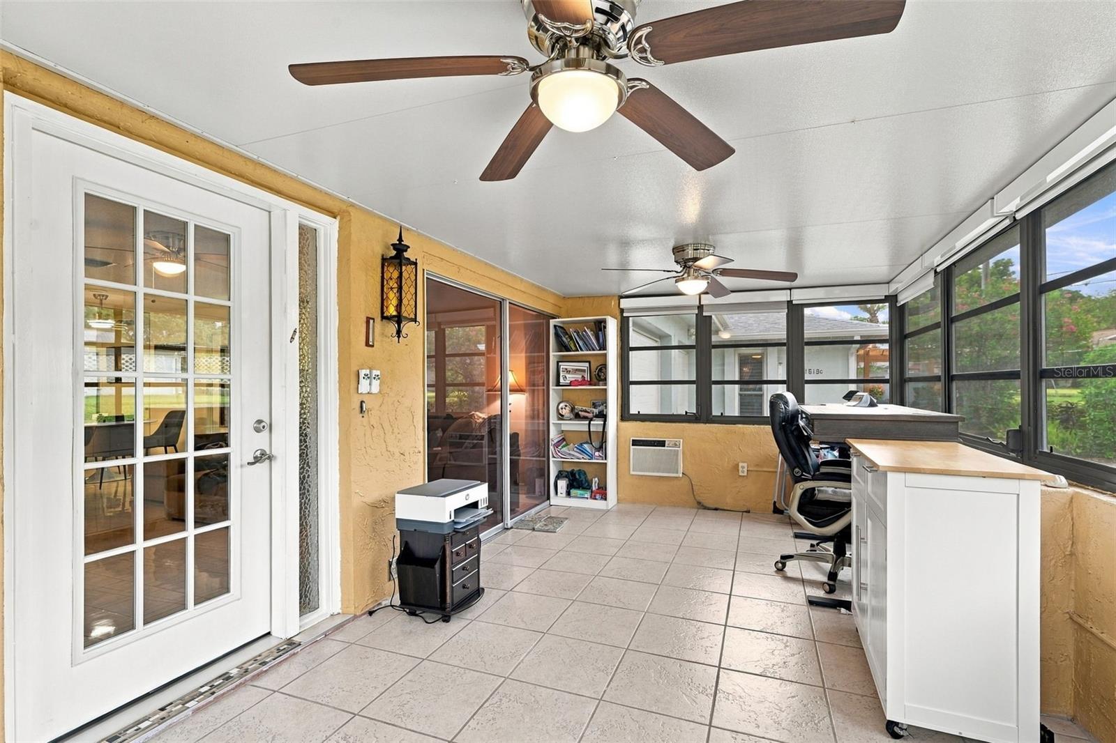1619 WHITHORN PL #B — photo 5
