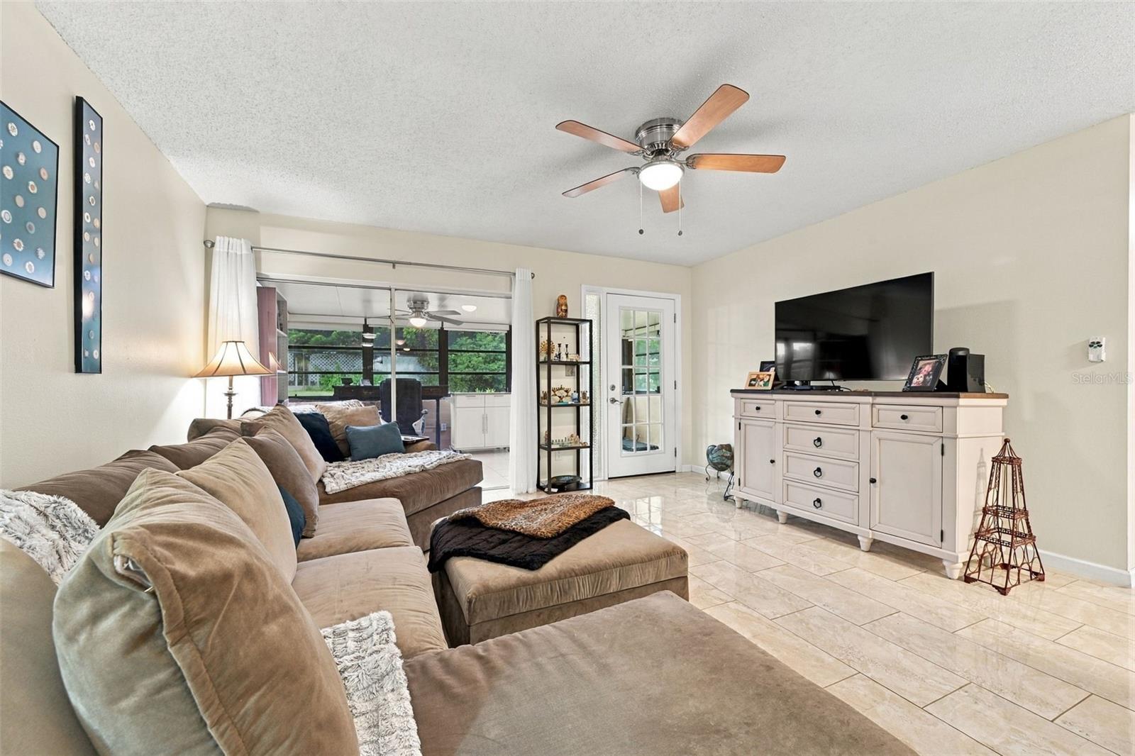 1619 WHITHORN PL #B — photo 11