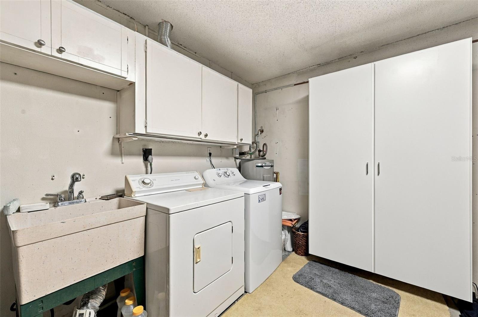 1619 WHITHORN PL #B — photo 28