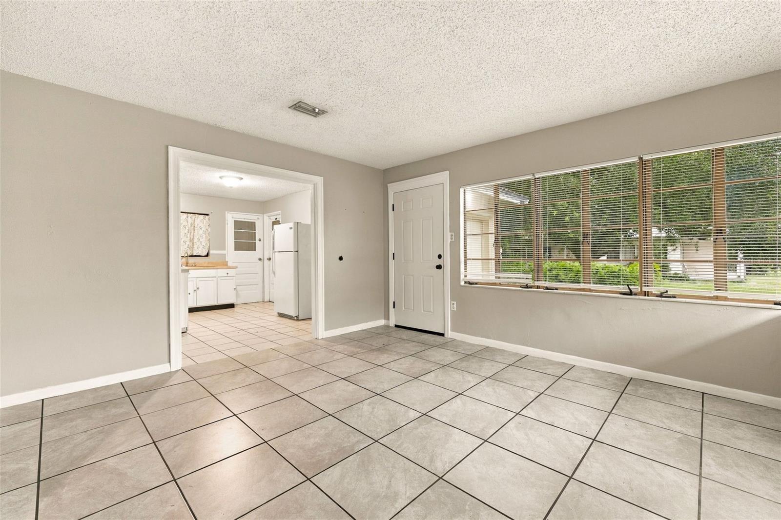 116 W OSBORNE AVE — photo 6