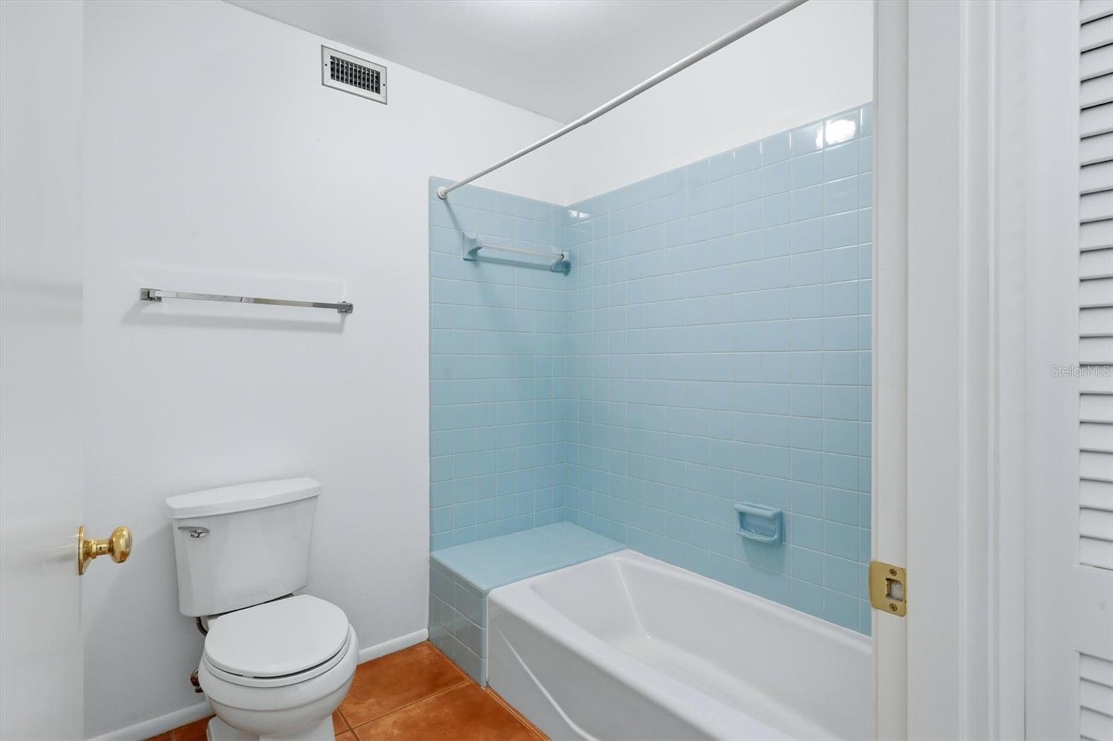 509 LAKESIDE DR #509 — photo 23