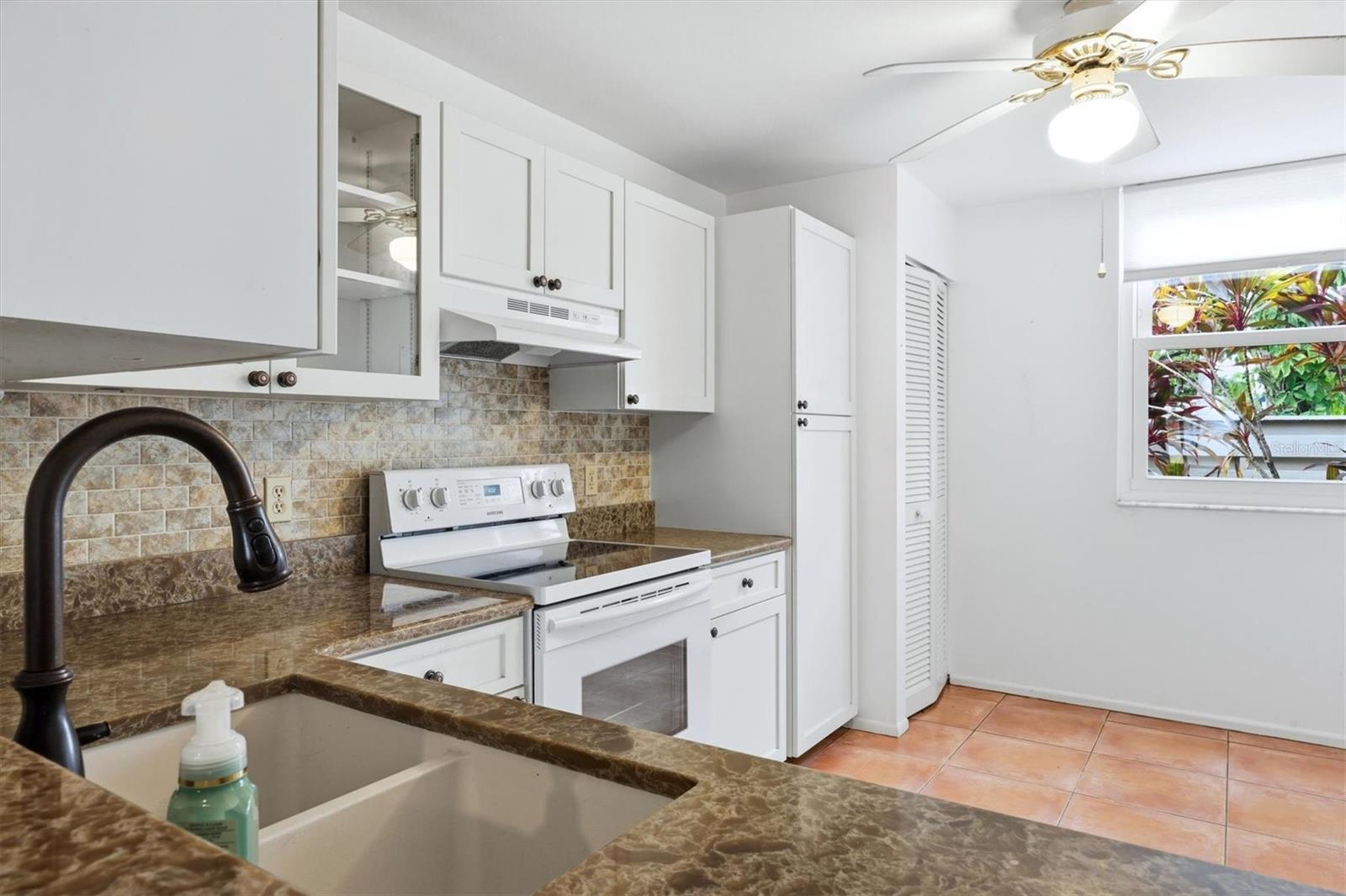 509 LAKESIDE DR #509 — photo 11