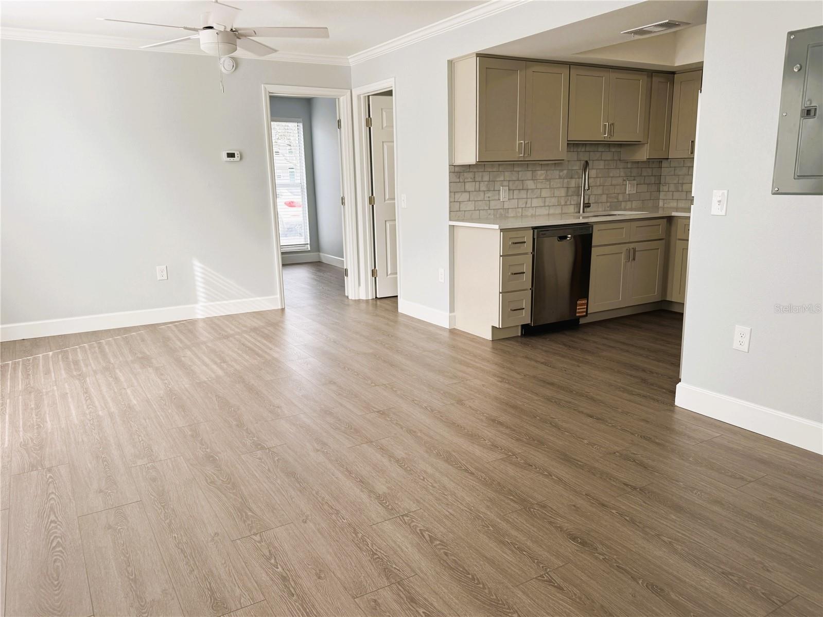 1859 SHORE DR S #101 — photo 4