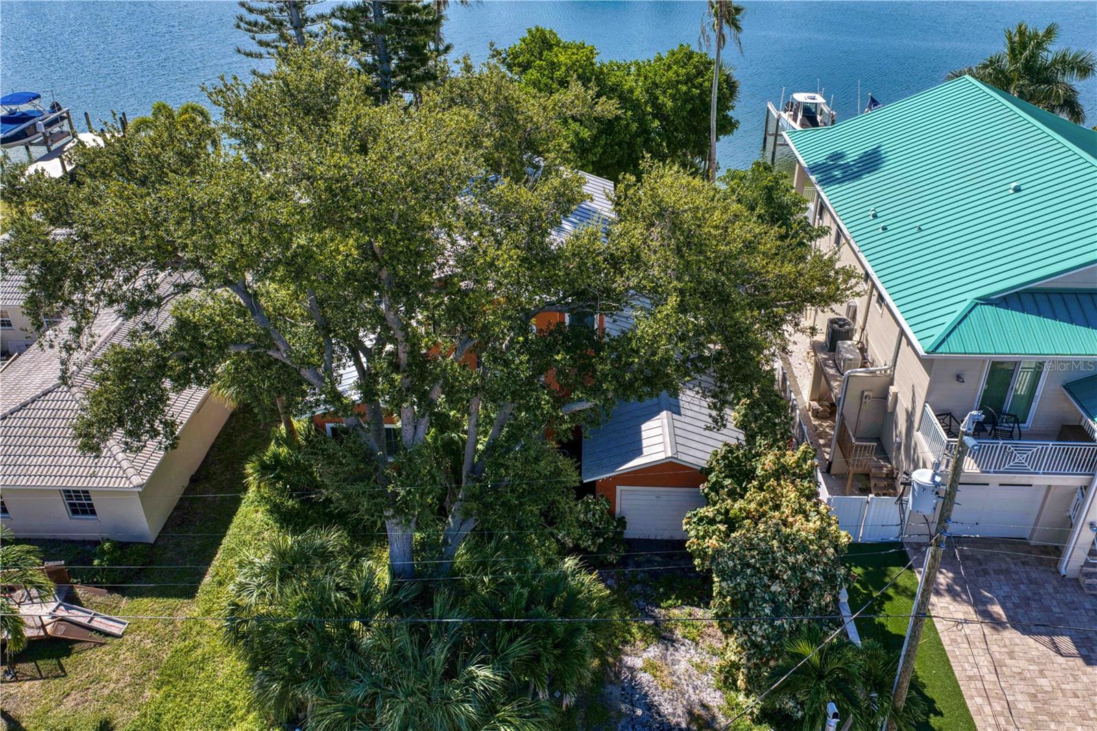 835 BAY POINT DR — photo 57