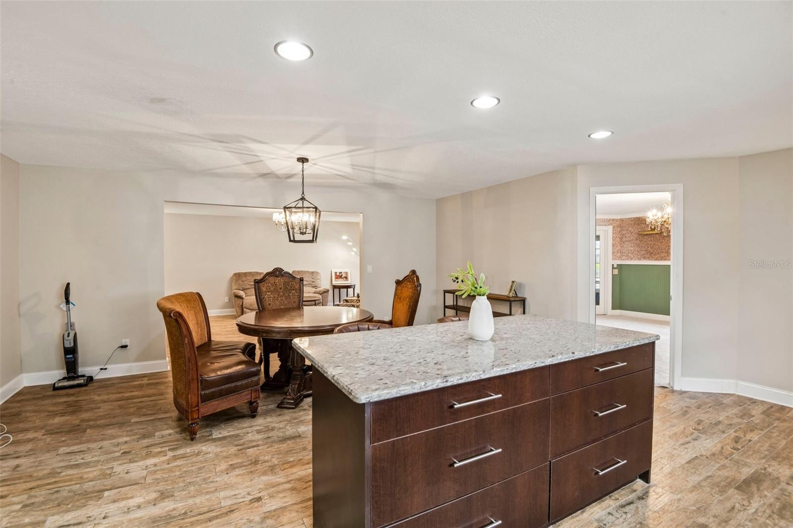 1175 SAN CARLOS AVE NE — photo 6