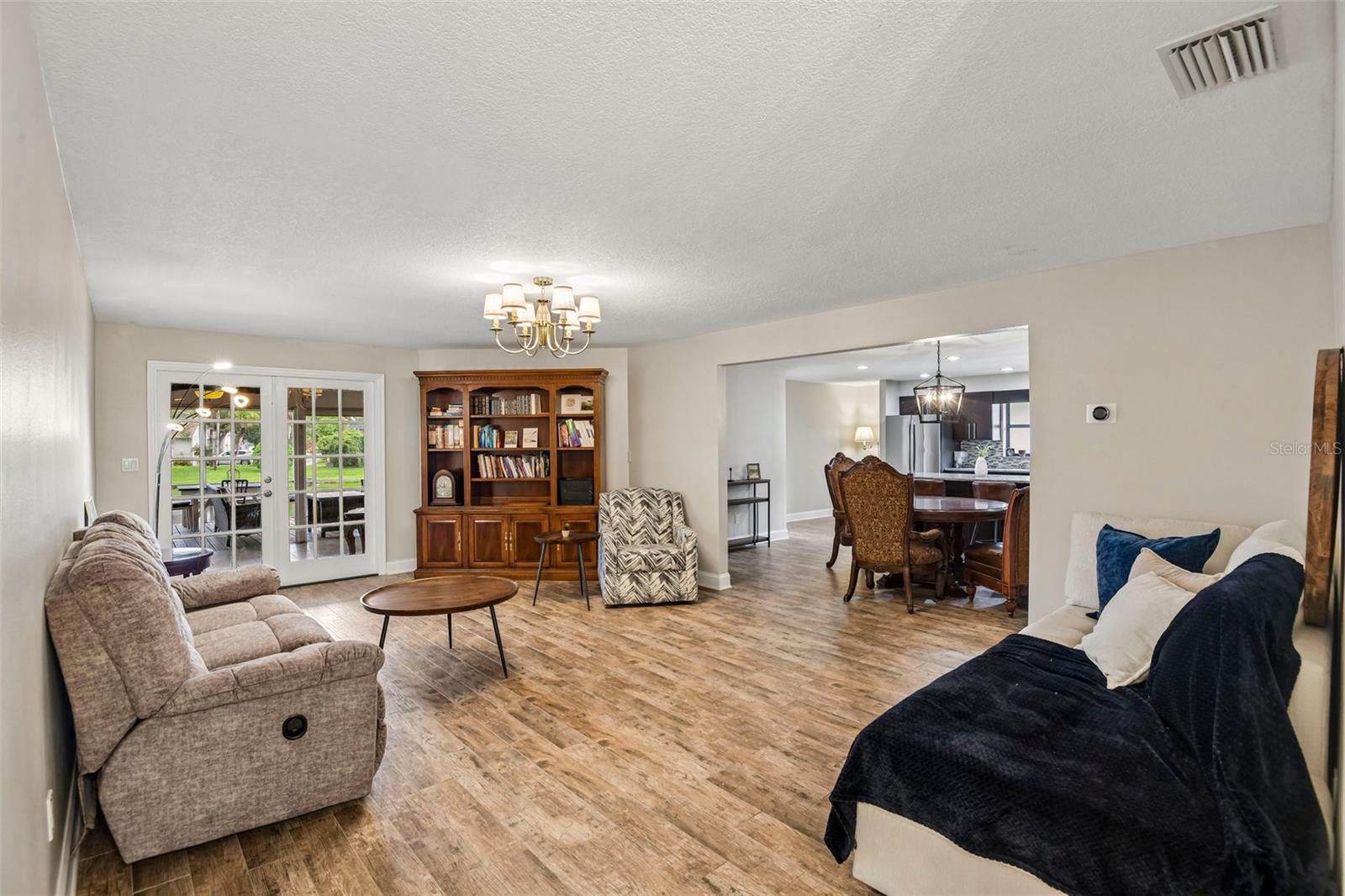 1175 SAN CARLOS AVE NE — photo 3