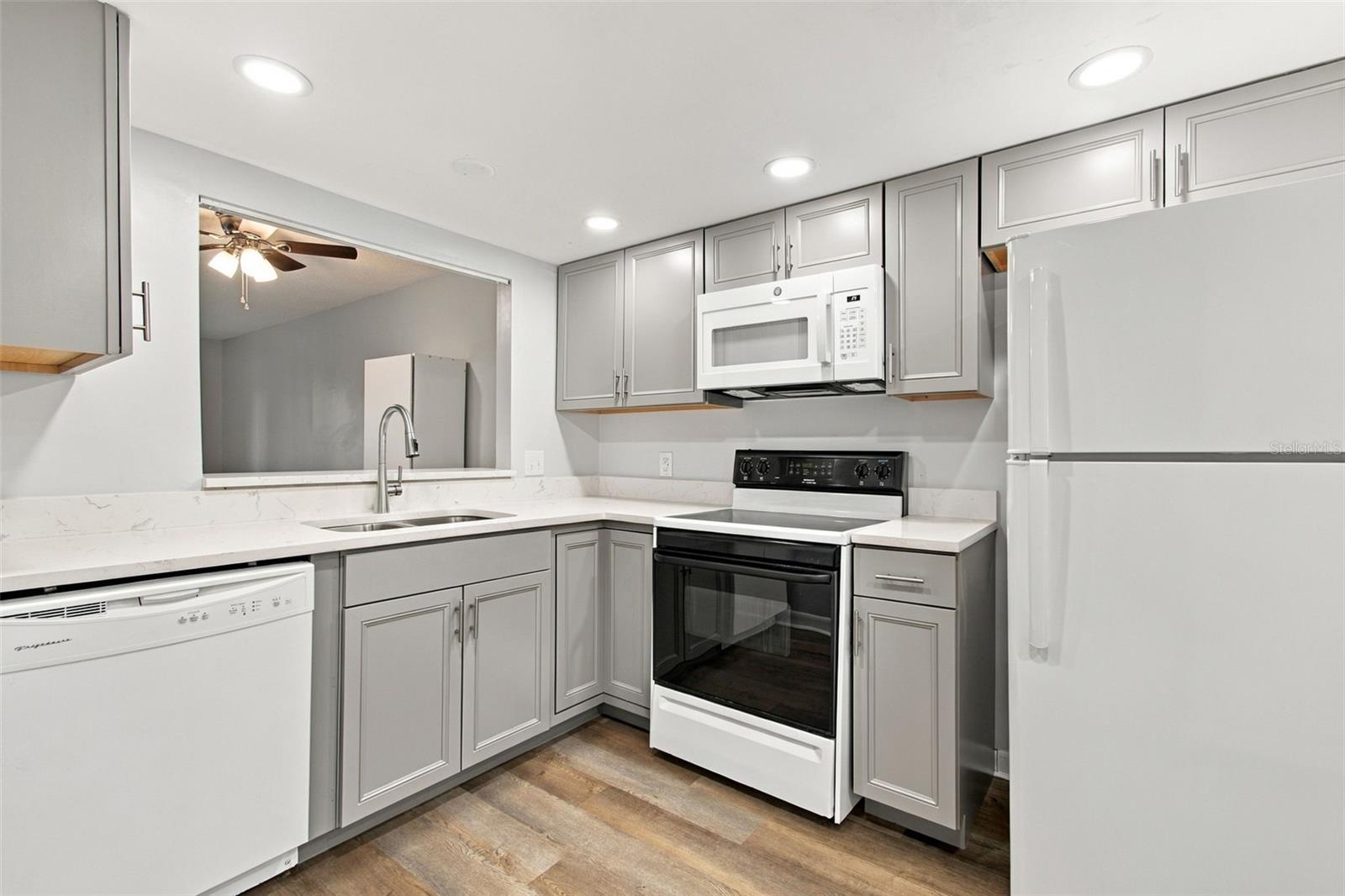 6340 NEWTOWN CIR #40A4 — photo 3
