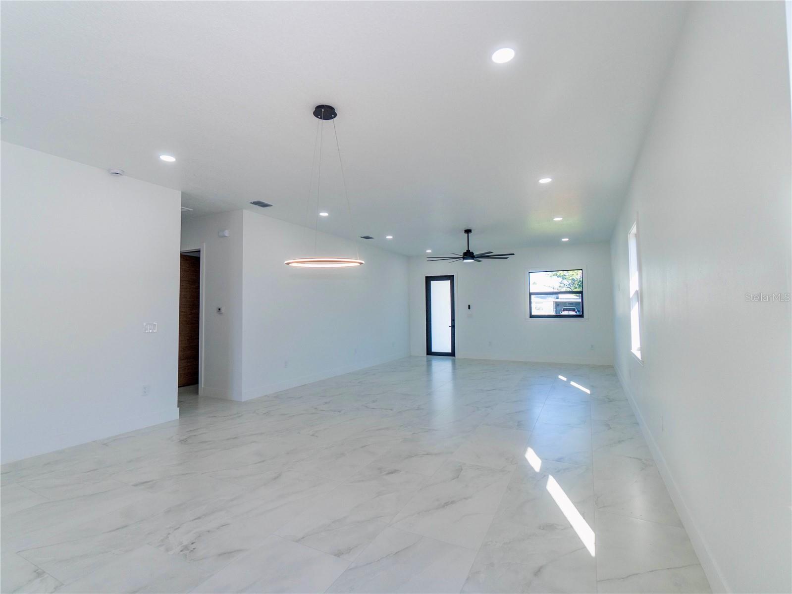 7206 N GRADY AVE — photo 2
