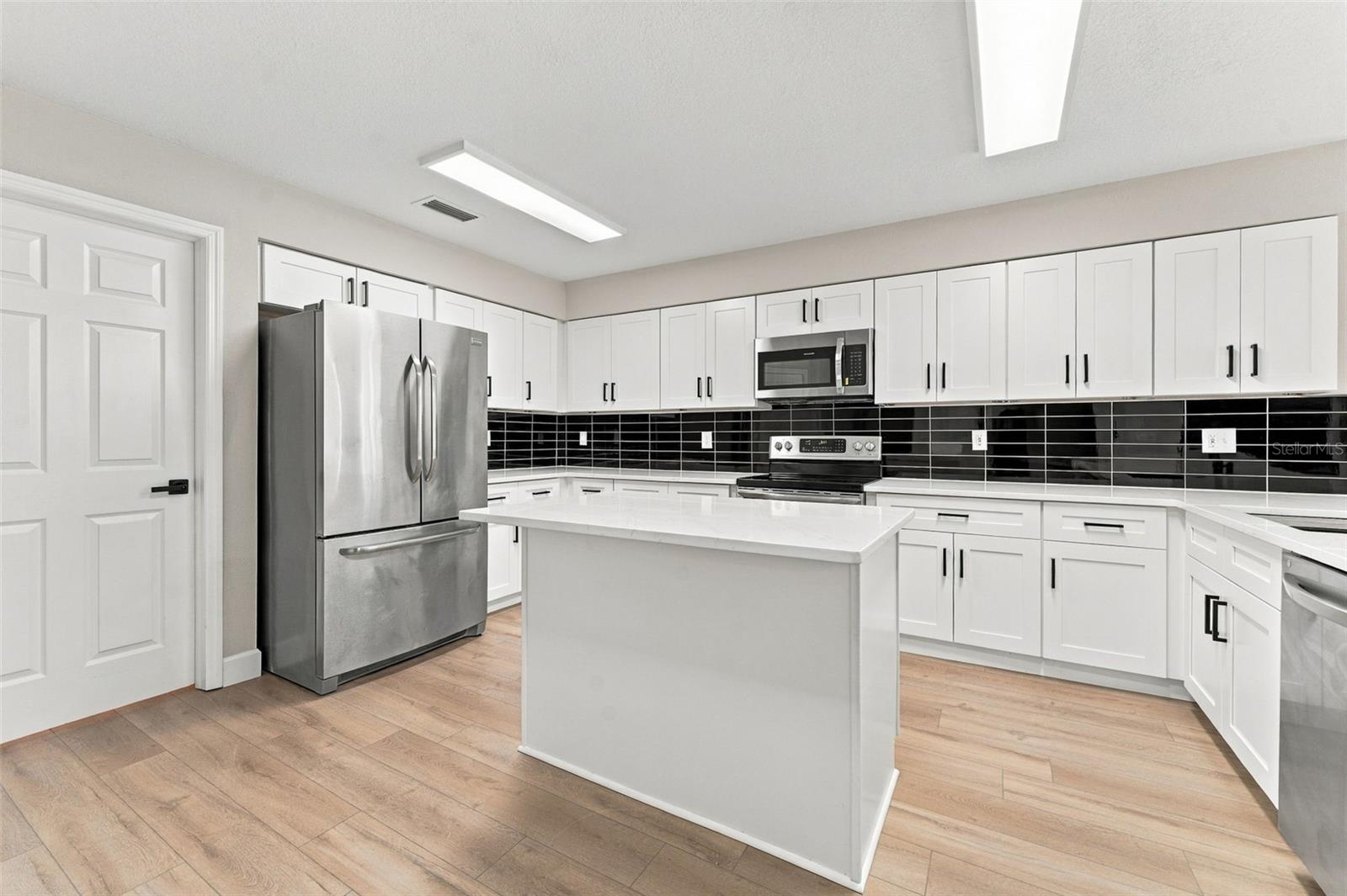 10102 VISTA POINTE DR — photo 15