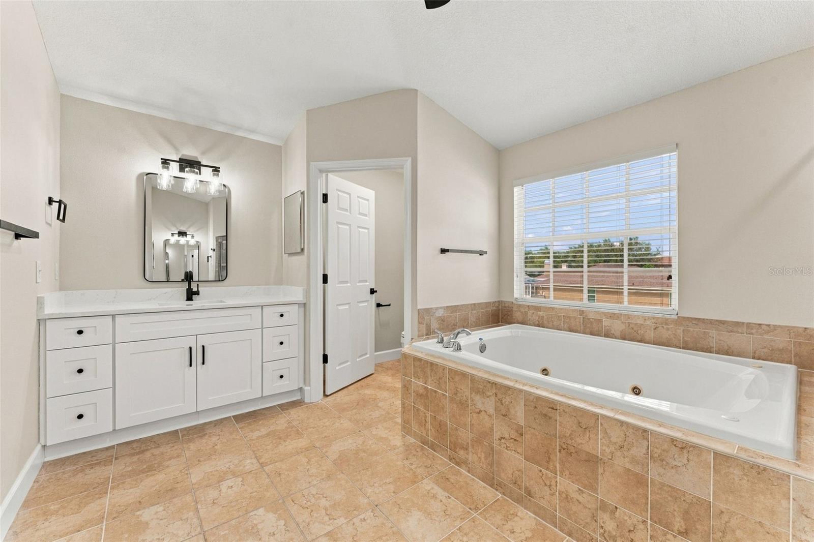 10102 VISTA POINTE DR — photo 37