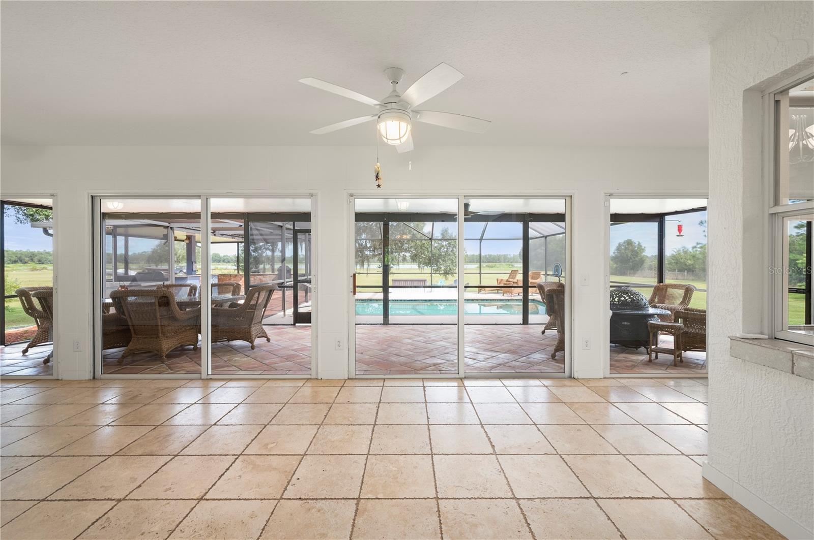 2508 TROPICAIRE BLVD — photo 19