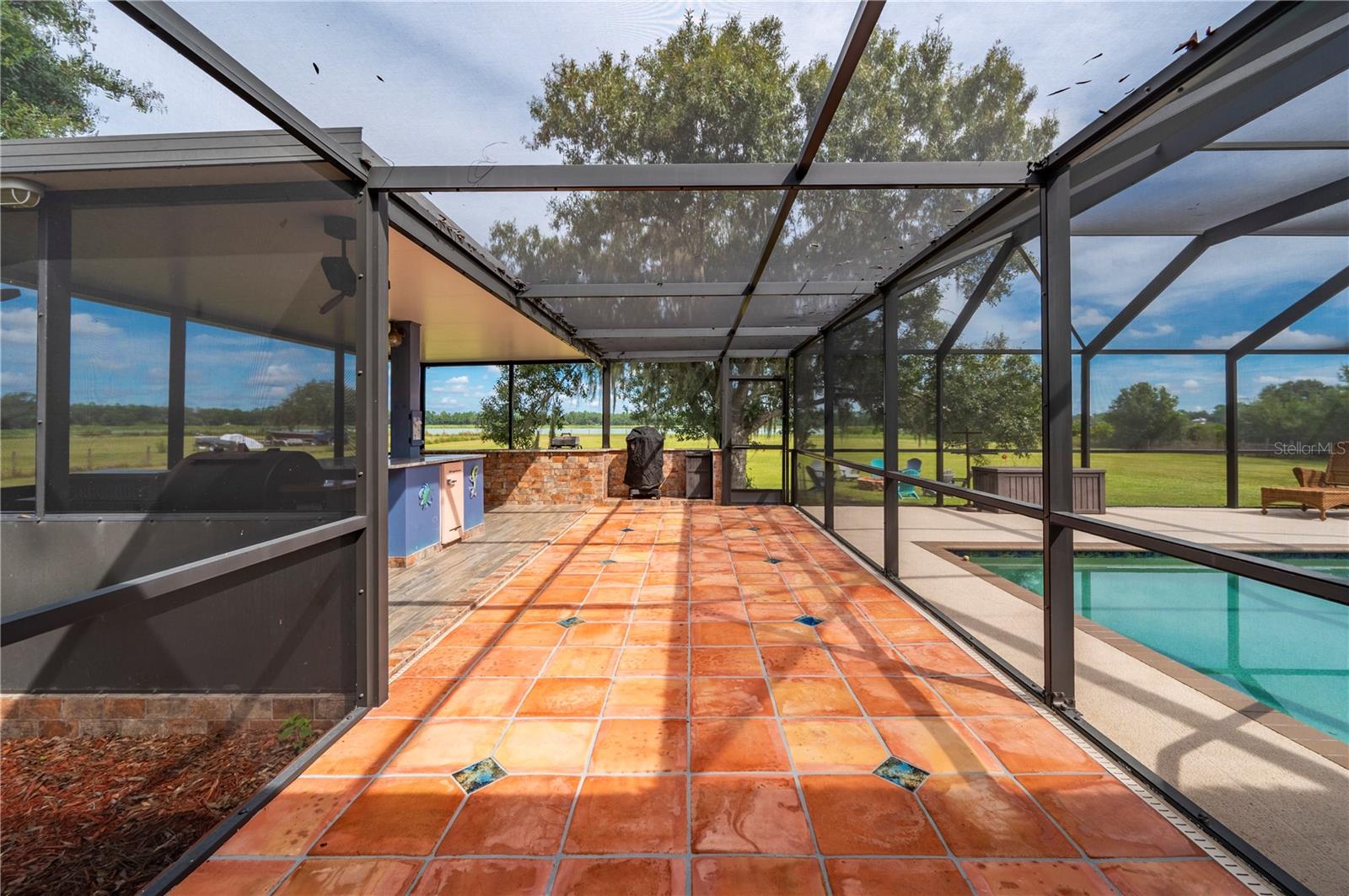 2508 TROPICAIRE BLVD — photo 31