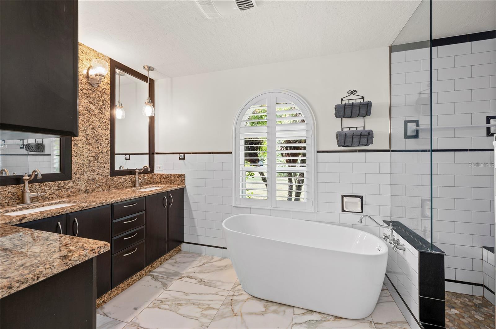 2508 TROPICAIRE BLVD — photo 22
