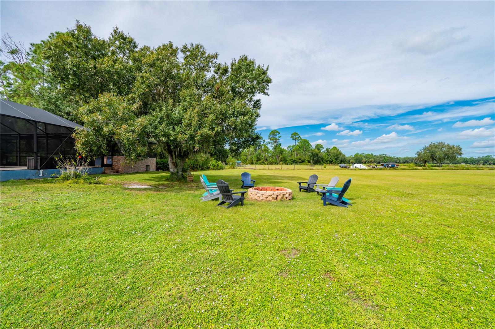 2508 TROPICAIRE BLVD — photo 42
