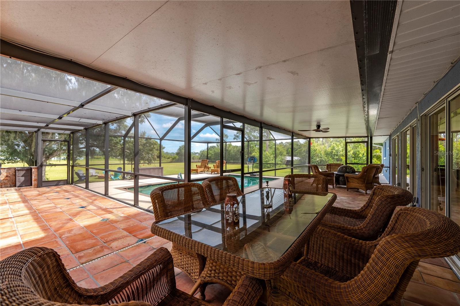 2508 TROPICAIRE BLVD — photo 30