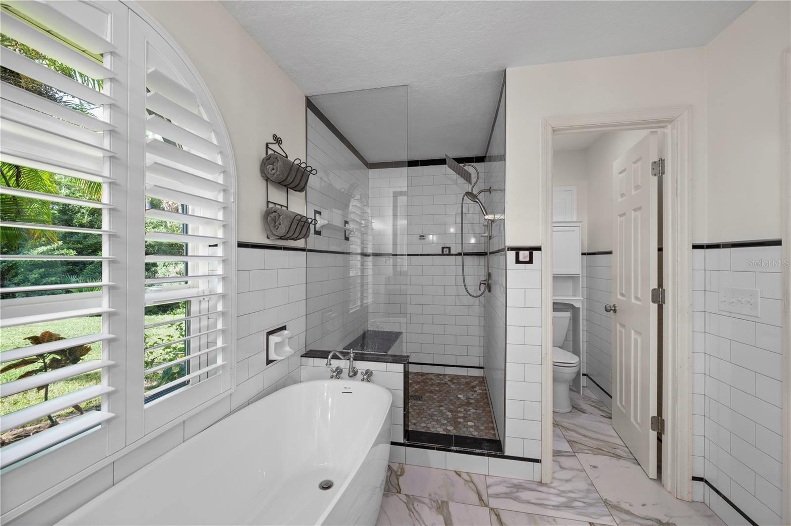 2508 TROPICAIRE BLVD — photo 23