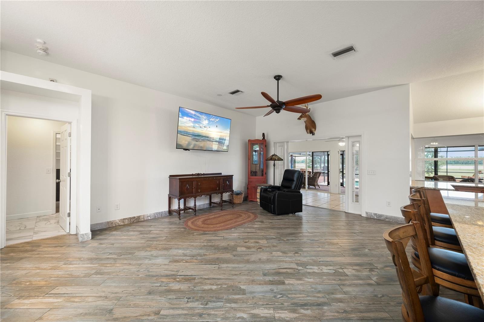 2508 TROPICAIRE BLVD — photo 12