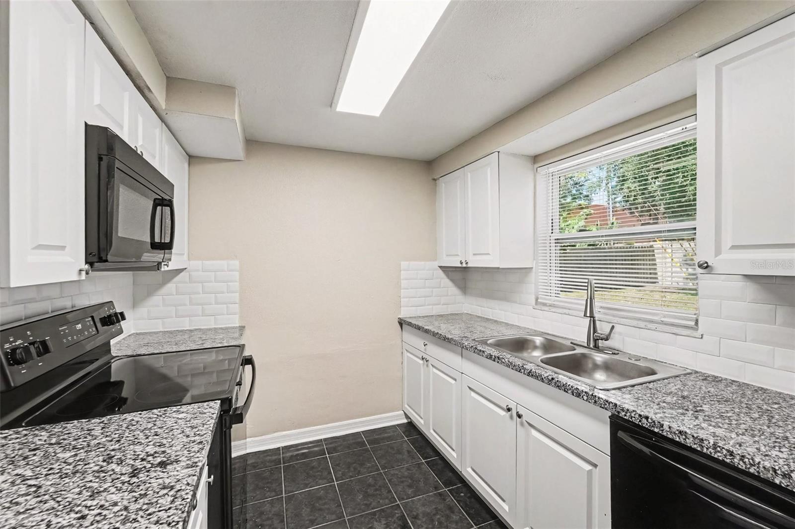 4631 EASTWOOD LN — photo 7
