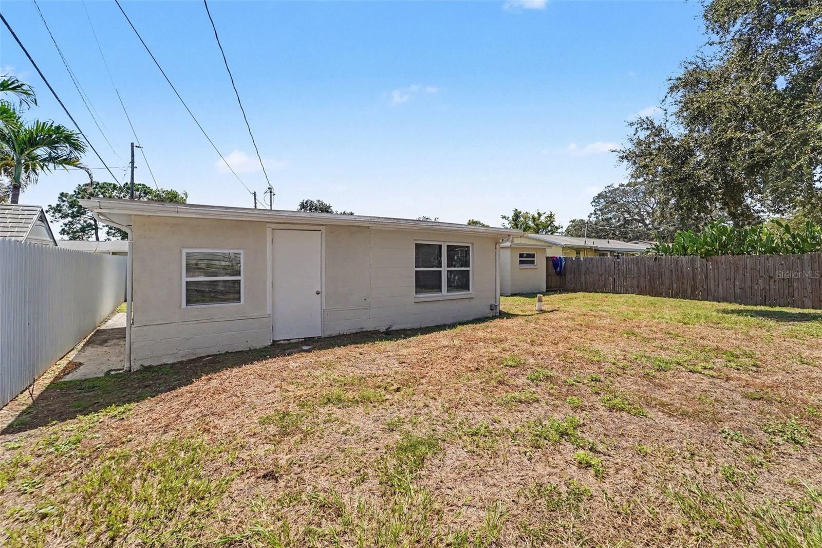 4631 EASTWOOD LN — photo 17