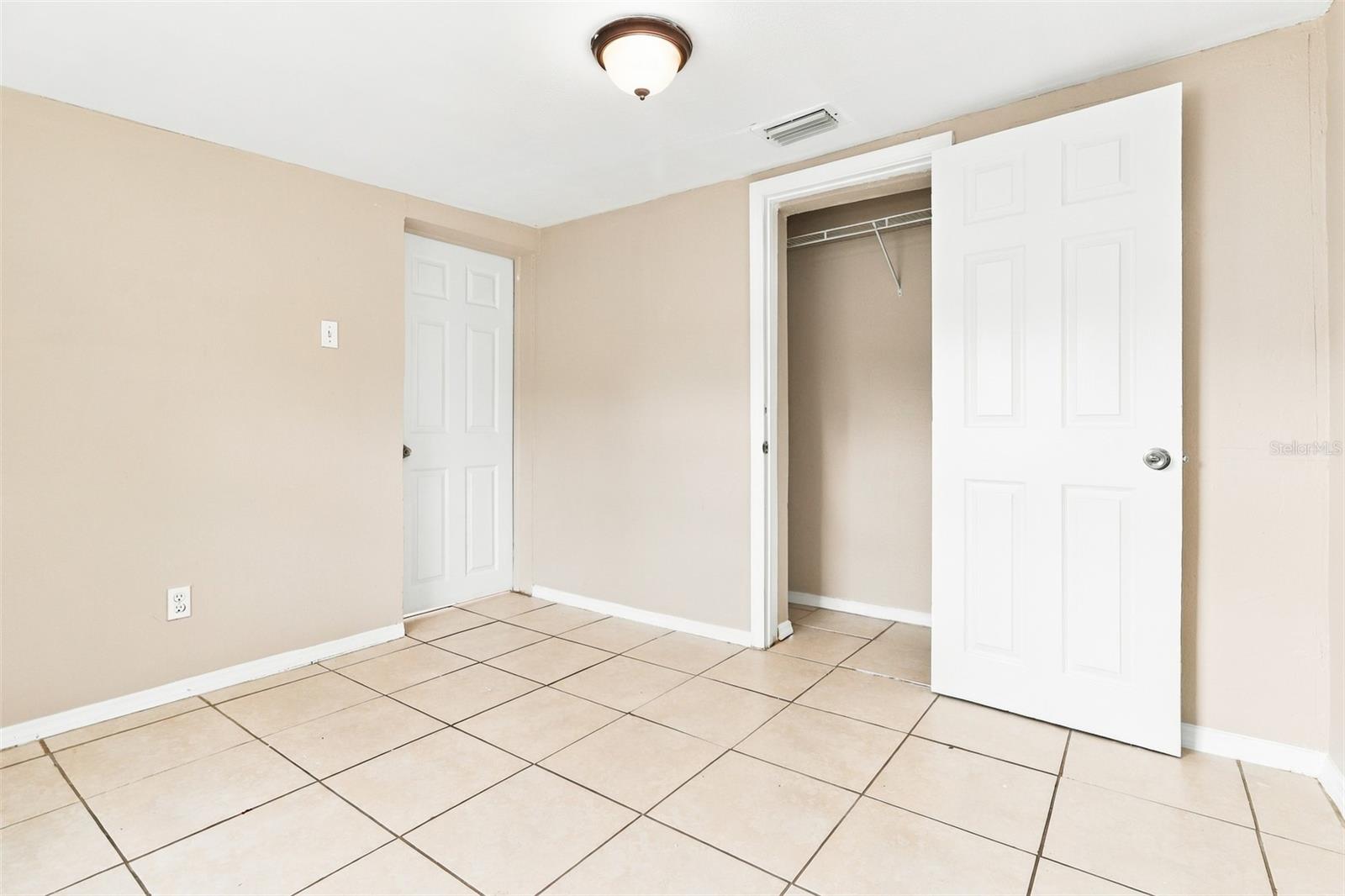 2313 W RIO VISTA AVE — photo 13