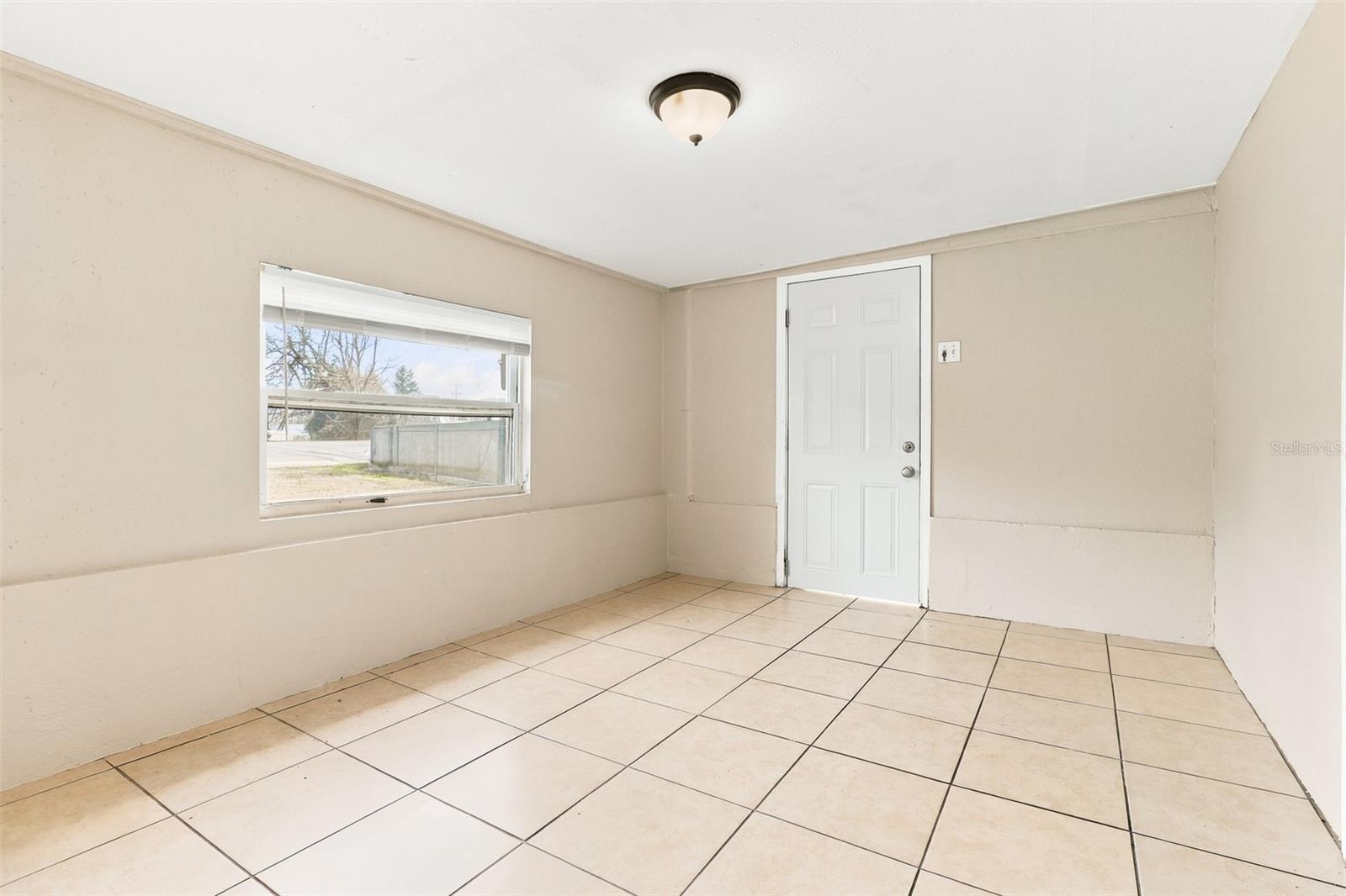 2313 W RIO VISTA AVE — photo 5