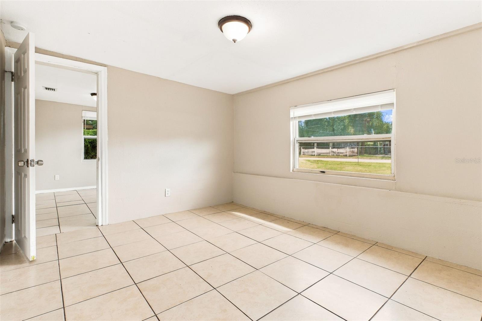 2313 W RIO VISTA AVE — photo 6