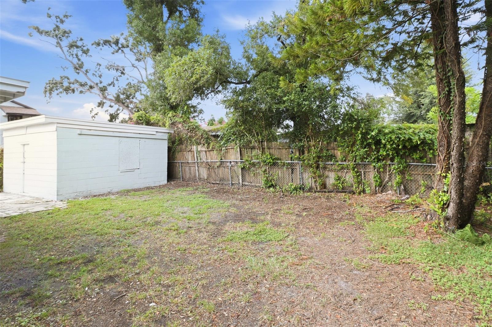 2313 W RIO VISTA AVE — photo 17