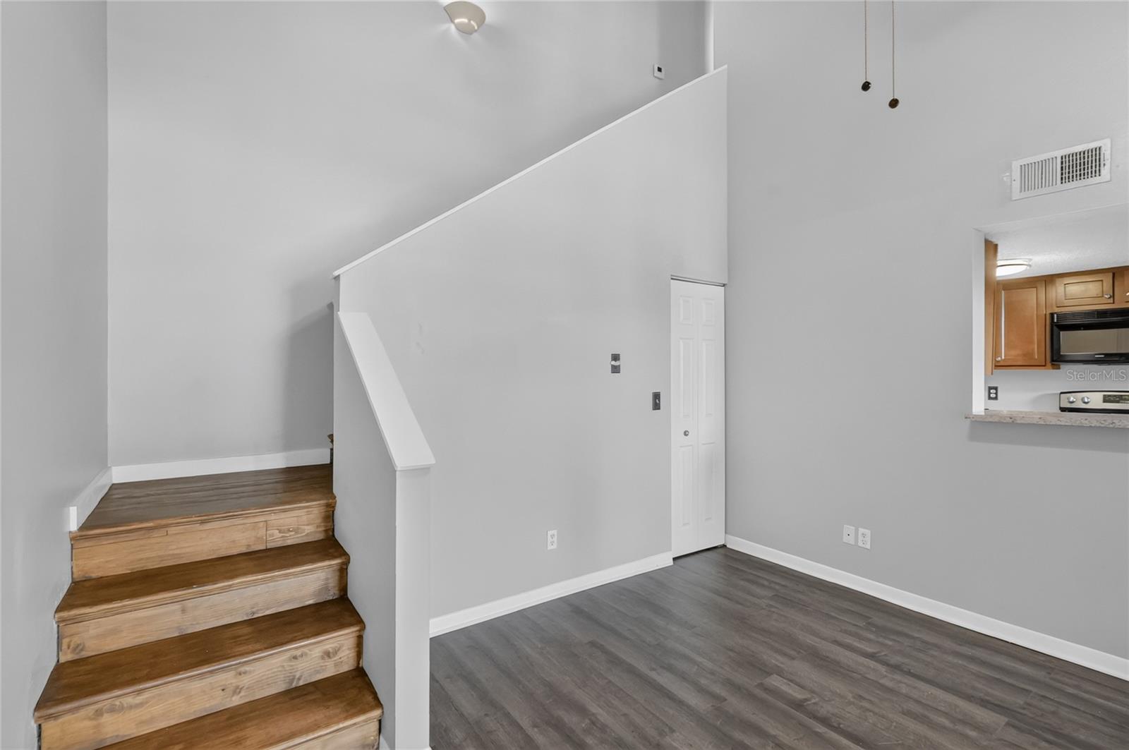 12145 ARMENIA GABLES CIR — photo 36