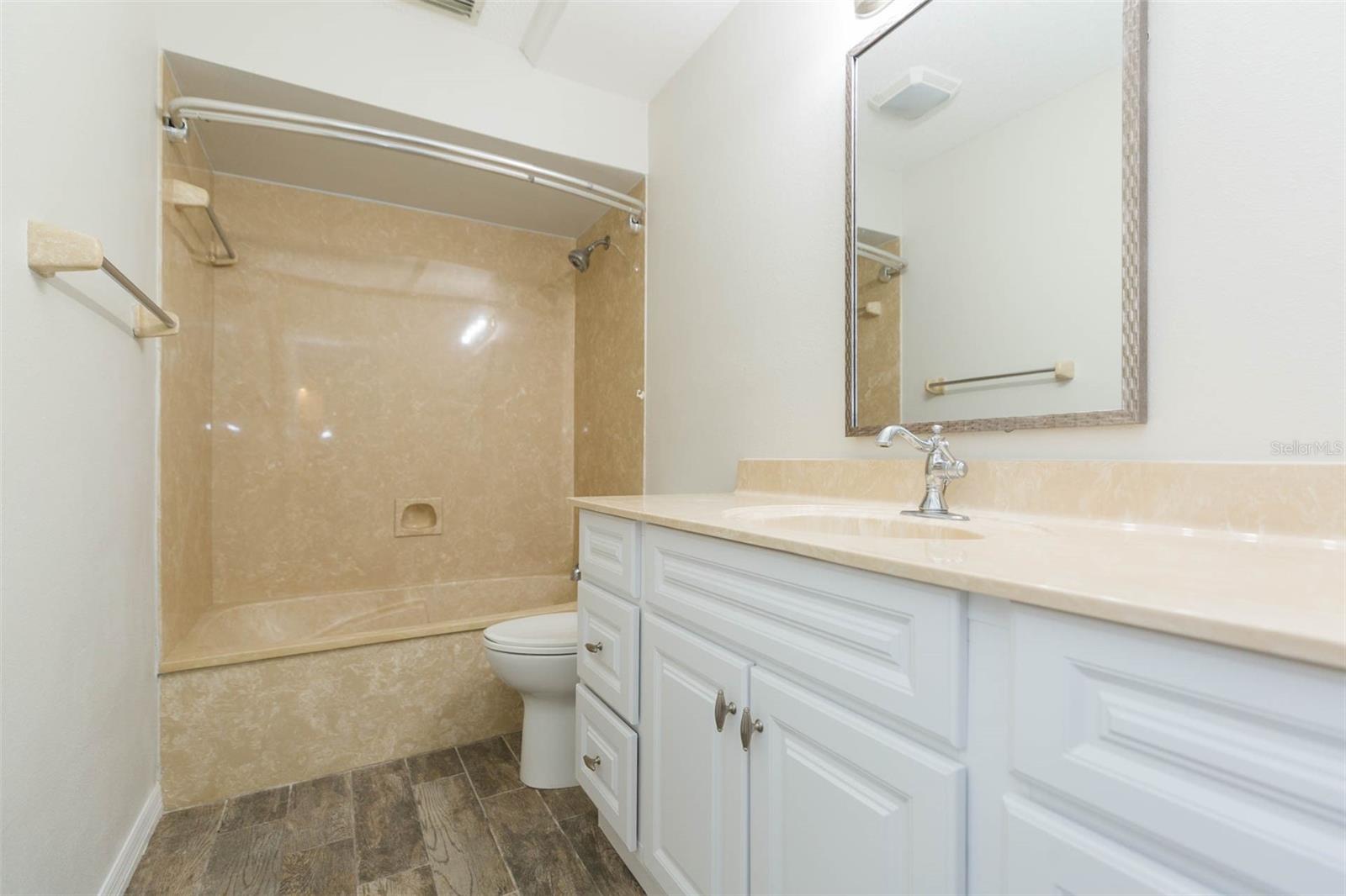 6541 BRENTWOOD DR — photo 17