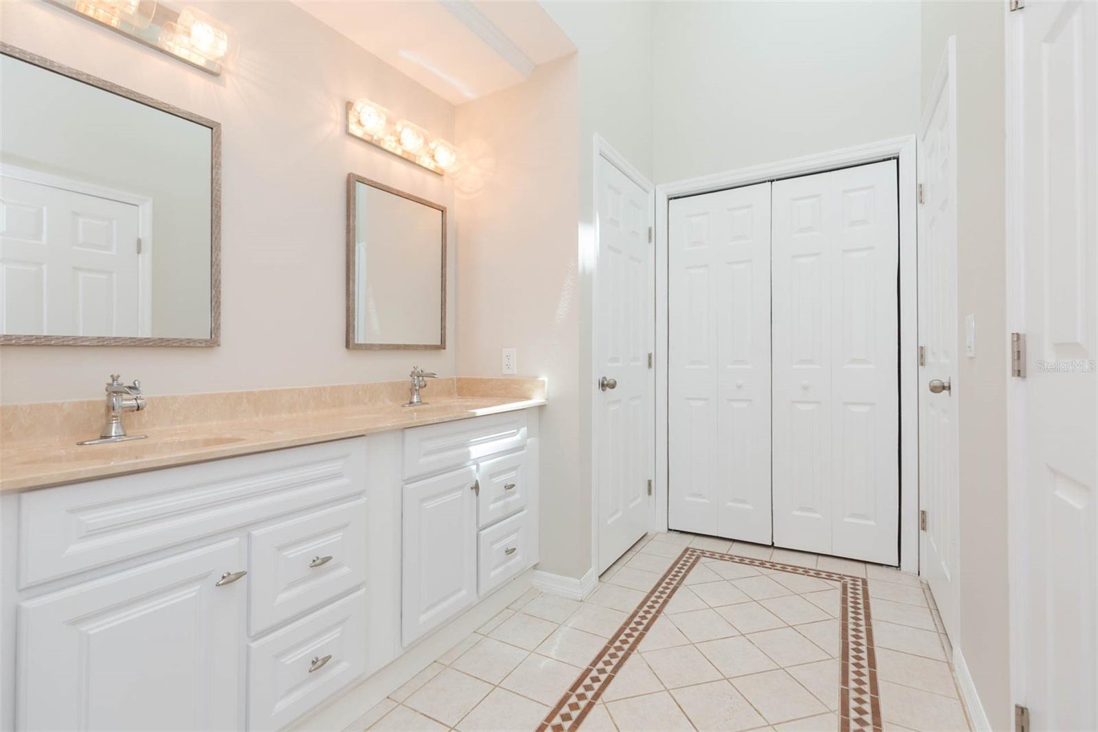 6541 BRENTWOOD DR — photo 22