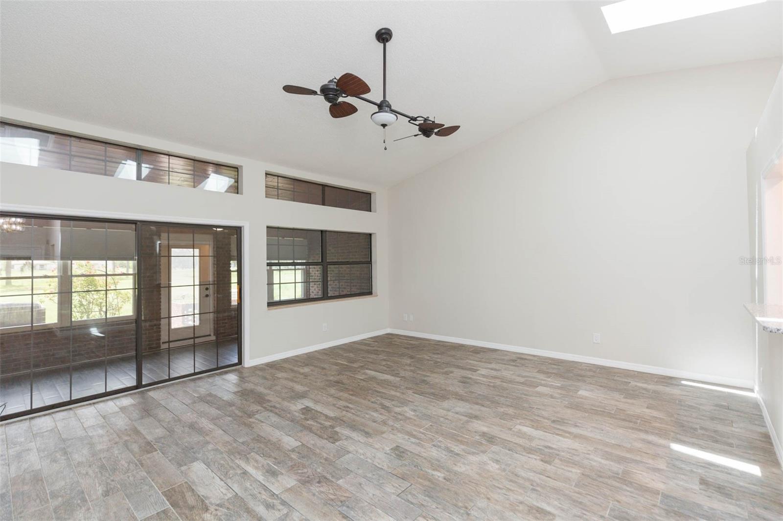 6541 BRENTWOOD DR — photo 4