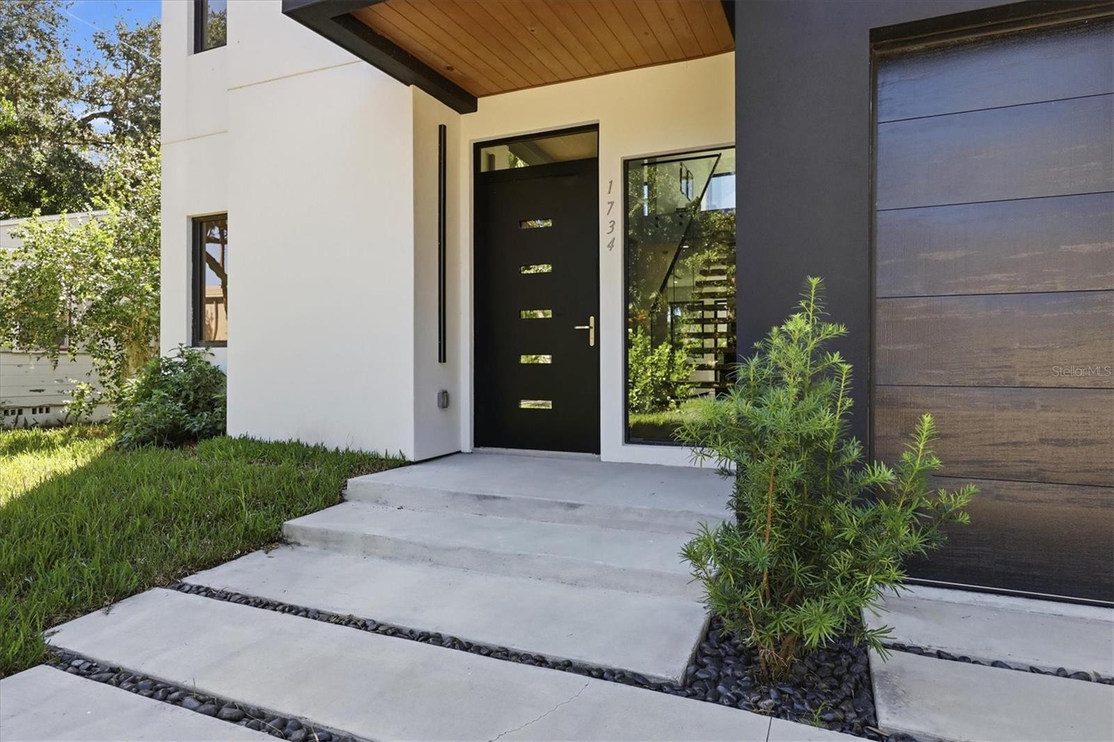 1734 WISCONSIN LN — photo 2