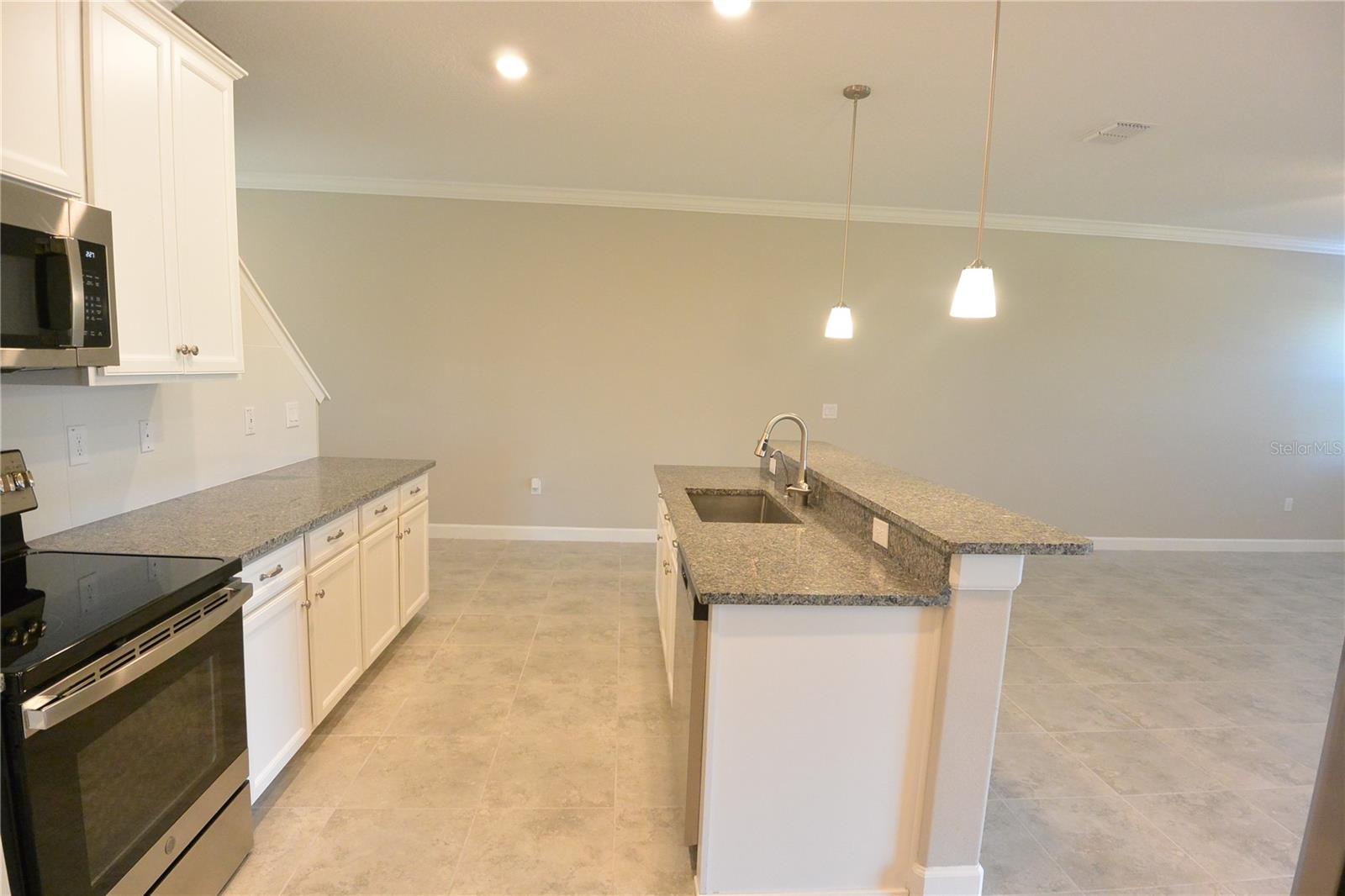 2277 CERULEAN SKY DR — photo 9