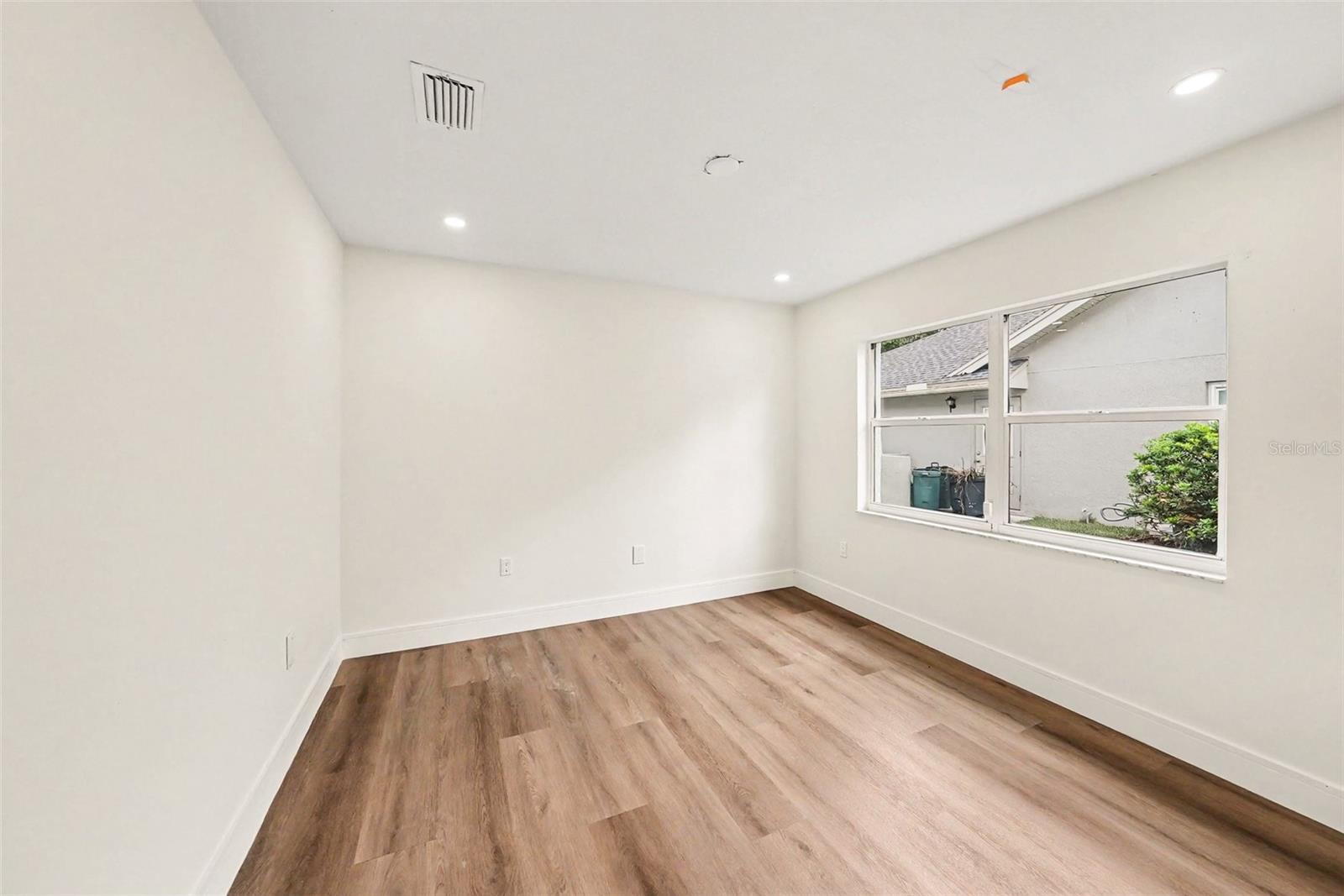4901 HALLSTEAD WAY — photo 35