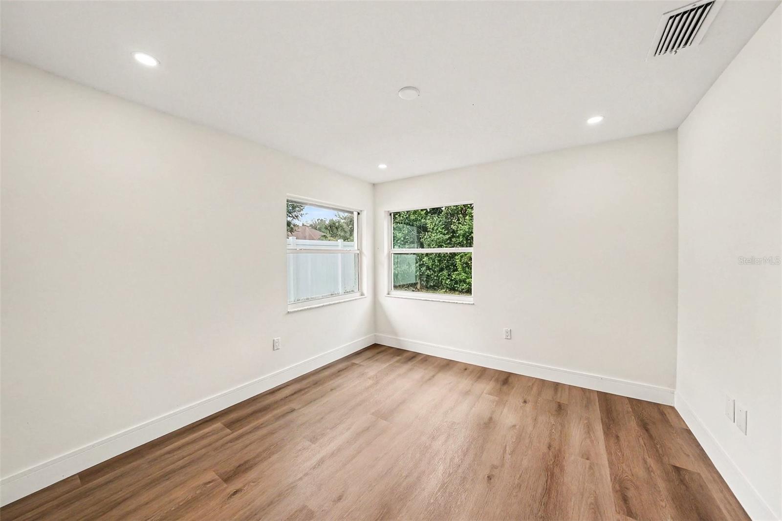 4901 HALLSTEAD WAY — photo 38