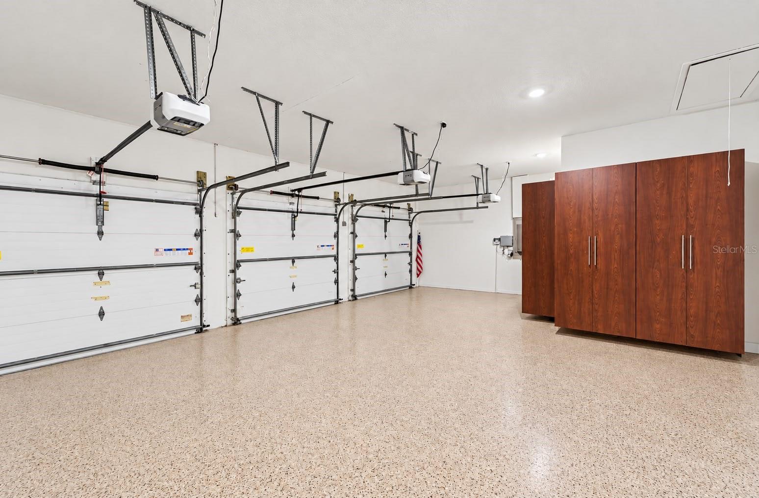 5021 WESLEY DR — photo 35