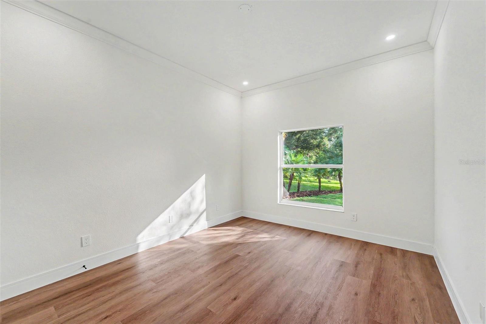 5021 WESLEY DR — photo 31