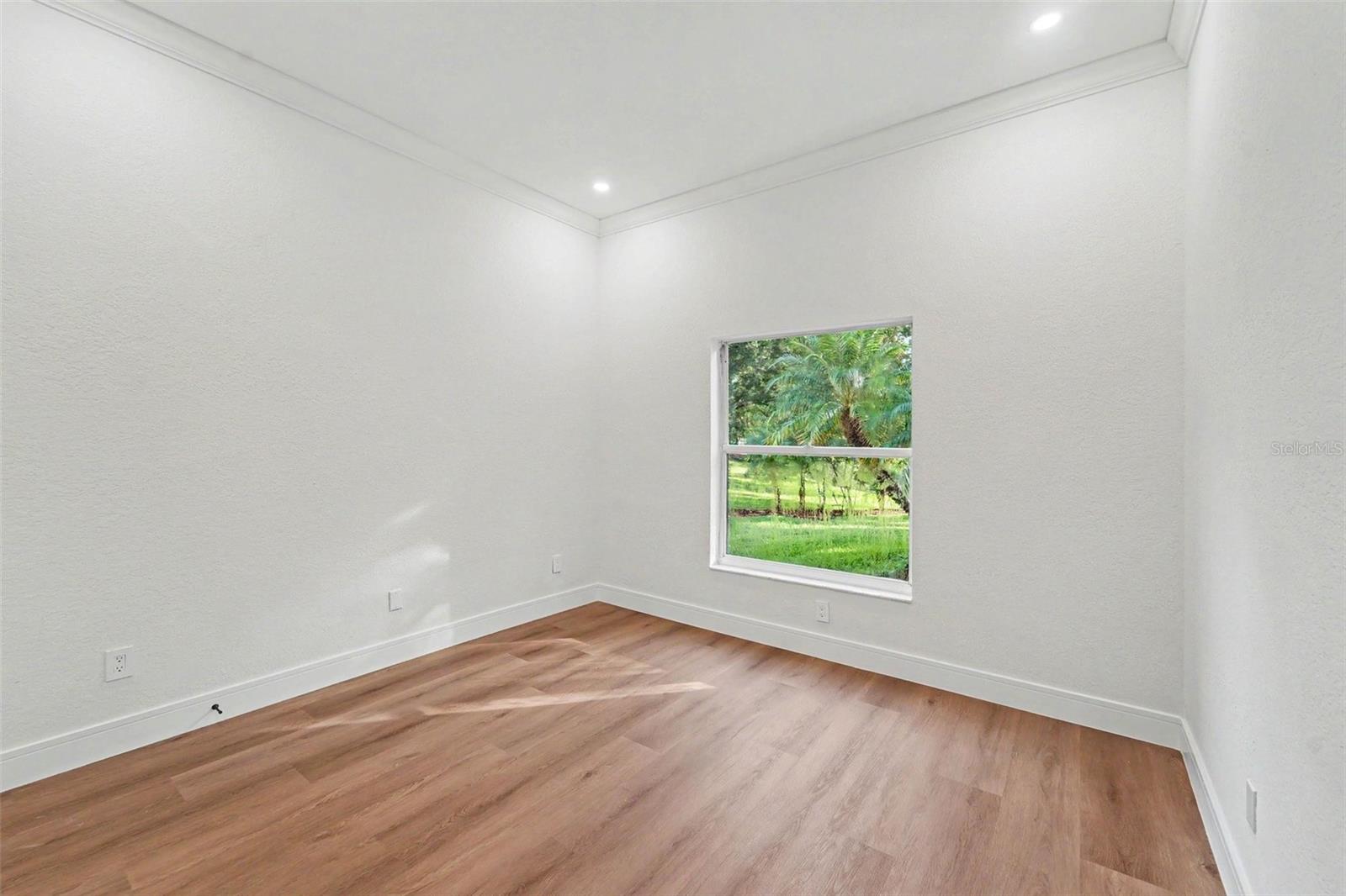 5021 WESLEY DR — photo 27