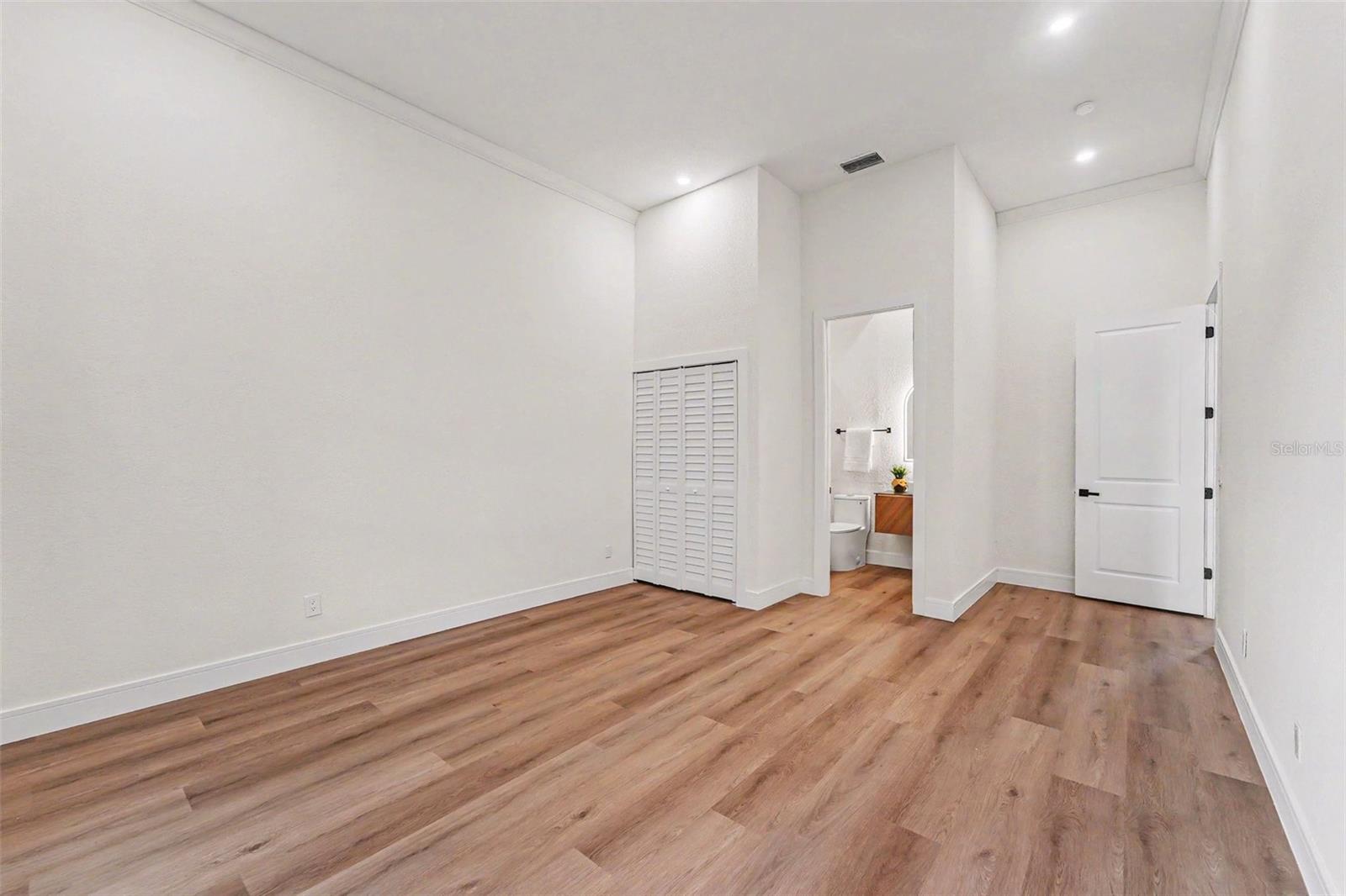 5021 WESLEY DR — photo 24