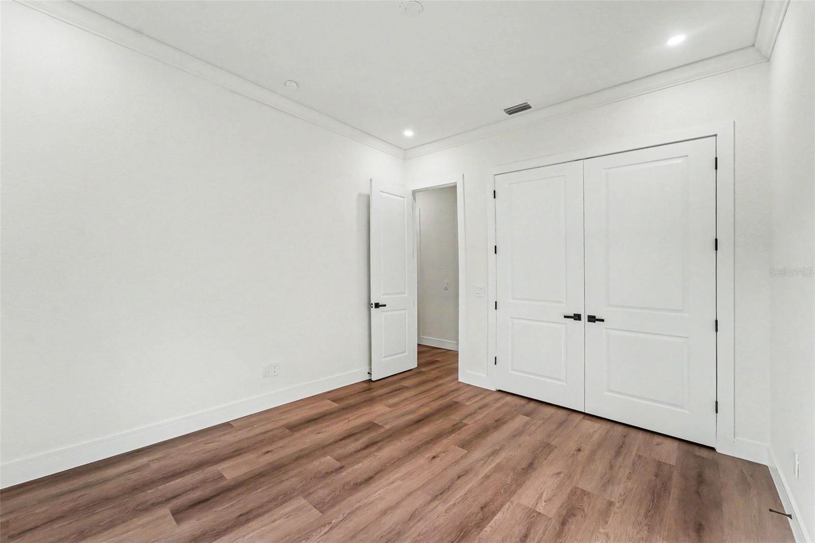 5021 WESLEY DR — photo 30