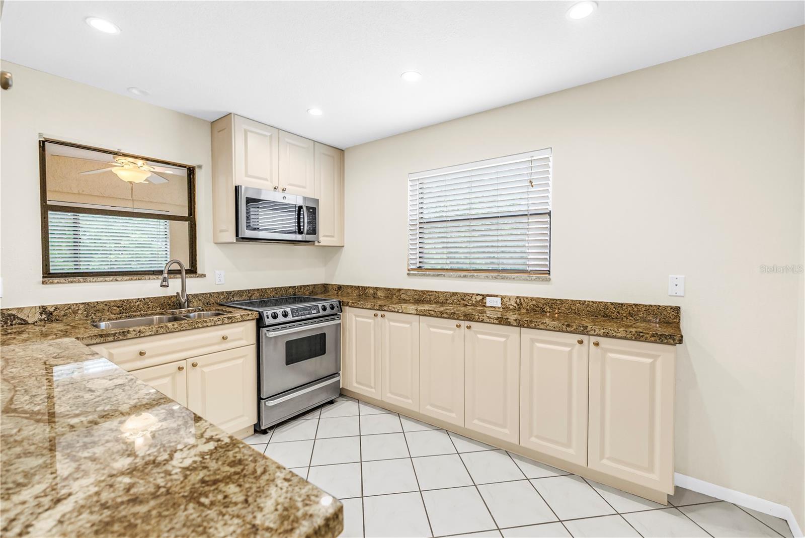 484 SANTA CRUZ PL NE #F — photo 14