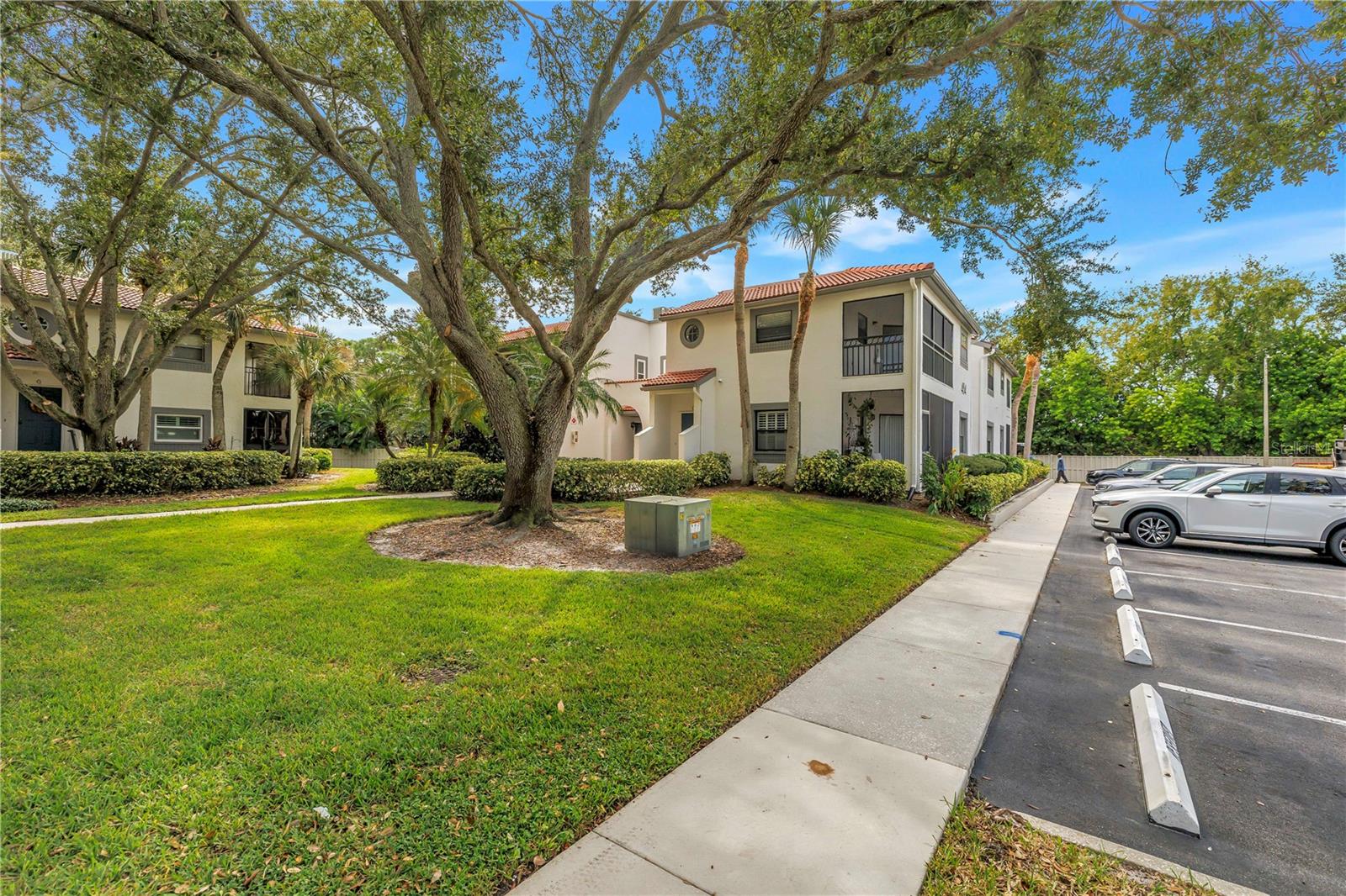 484 SANTA CRUZ PL NE #F — photo 4