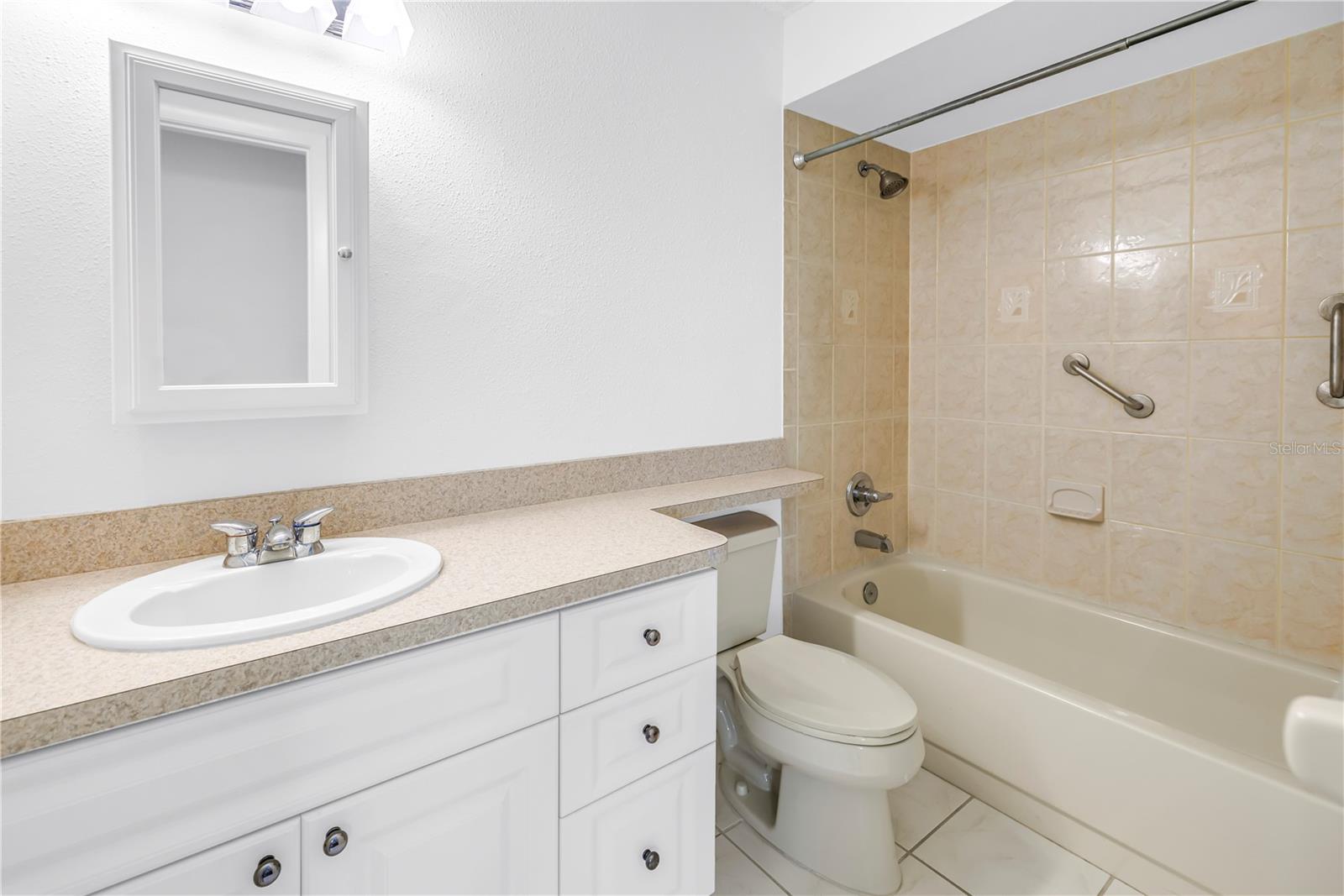 484 SANTA CRUZ PL NE #F — photo 29