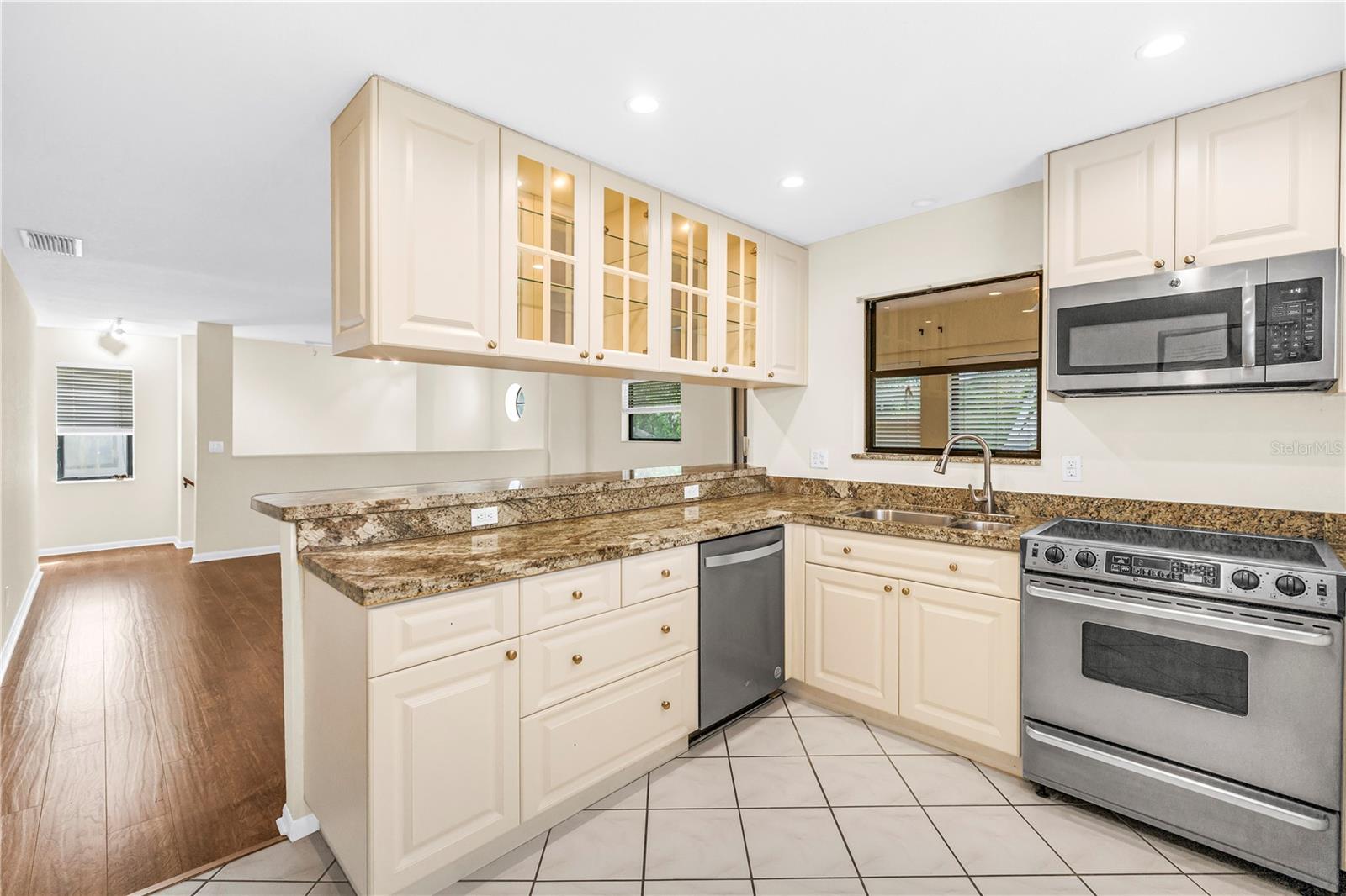 484 SANTA CRUZ PL NE #F — photo 12