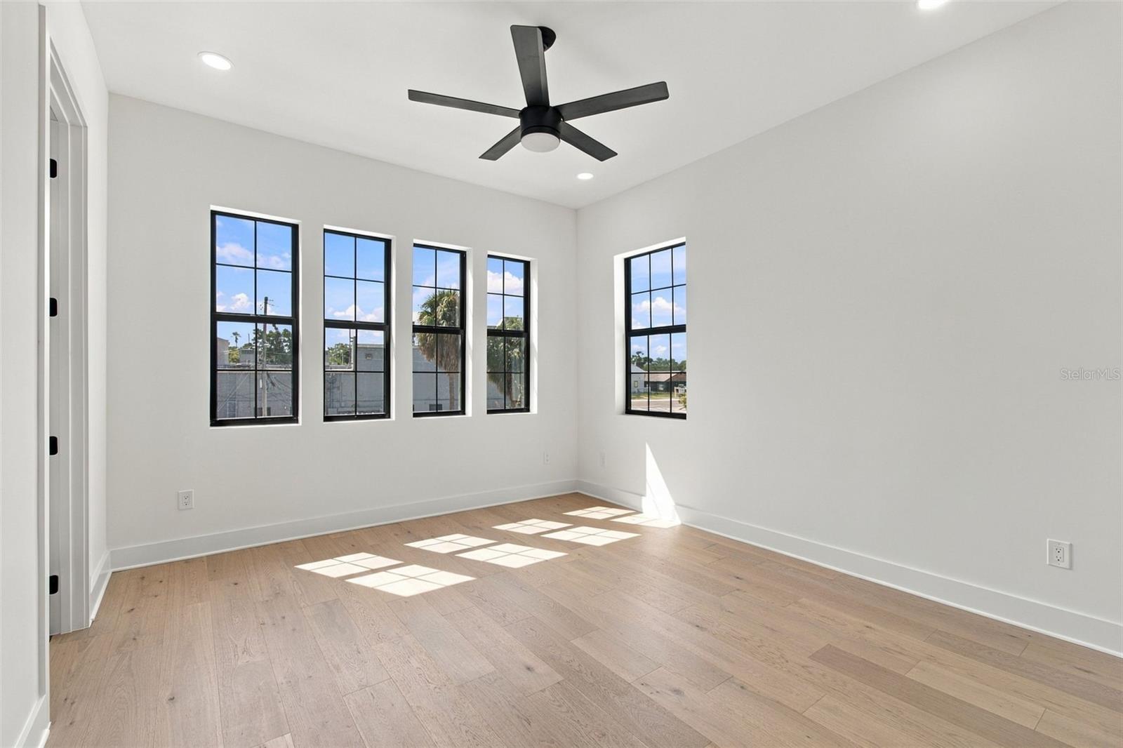 3615 W NORTH A ST — photo 44
