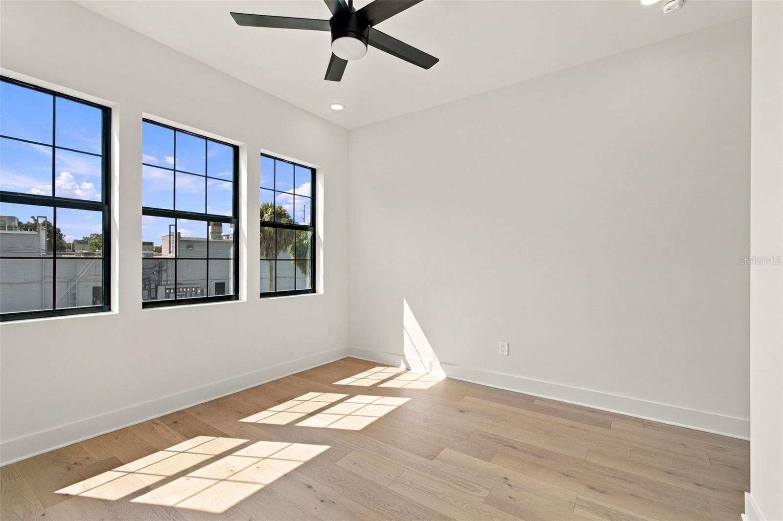 3615 W NORTH A ST — photo 43