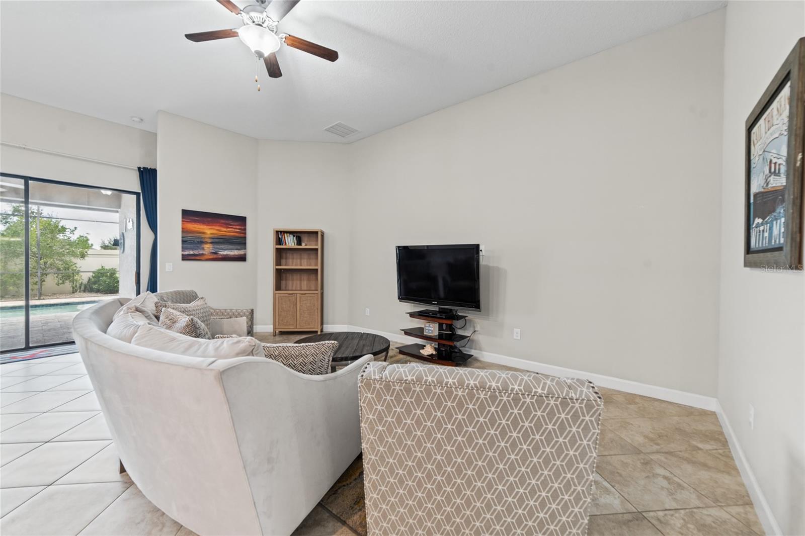 9912 SMARTY JONES DR — photo 9